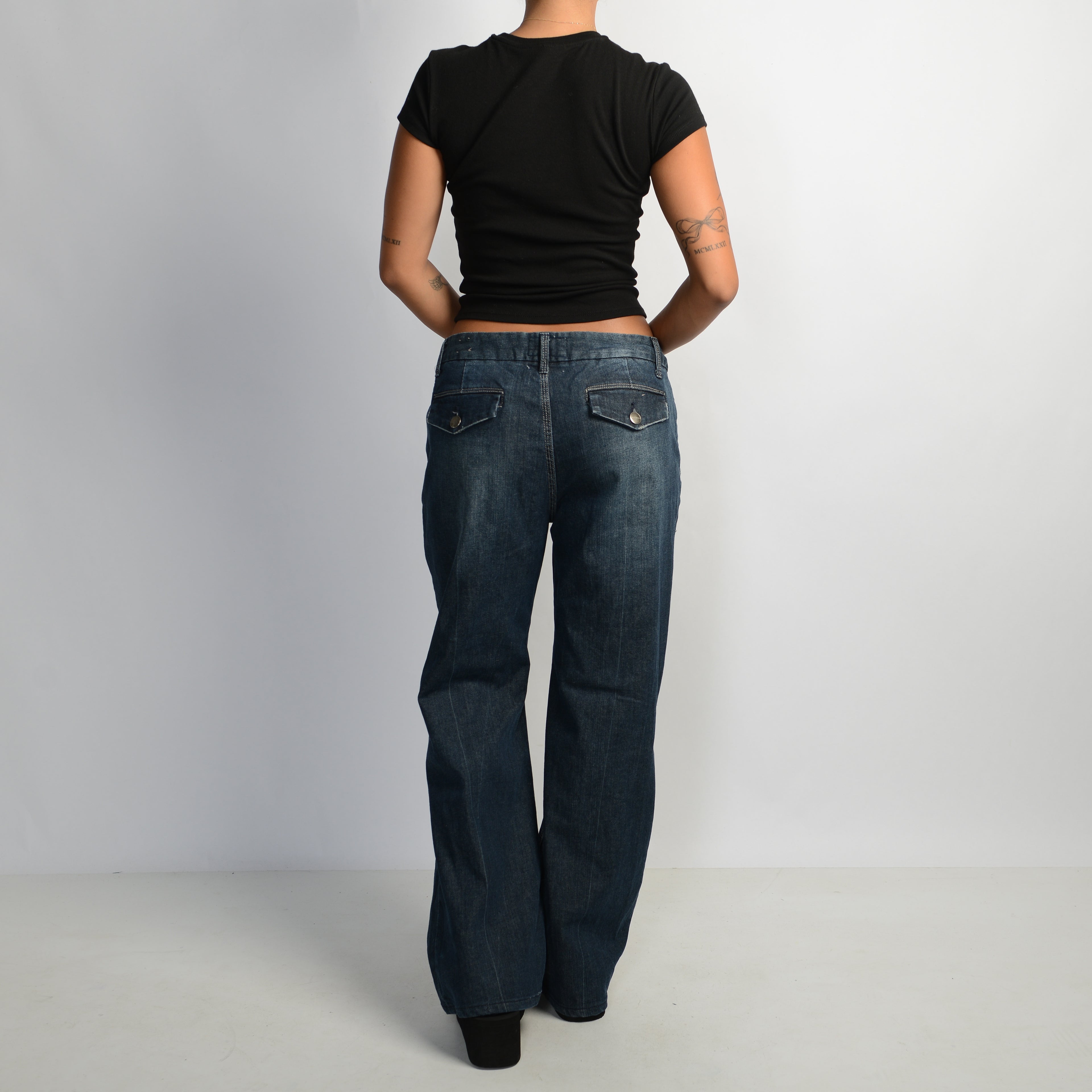 DARK WASH BOOTCUT JEANS