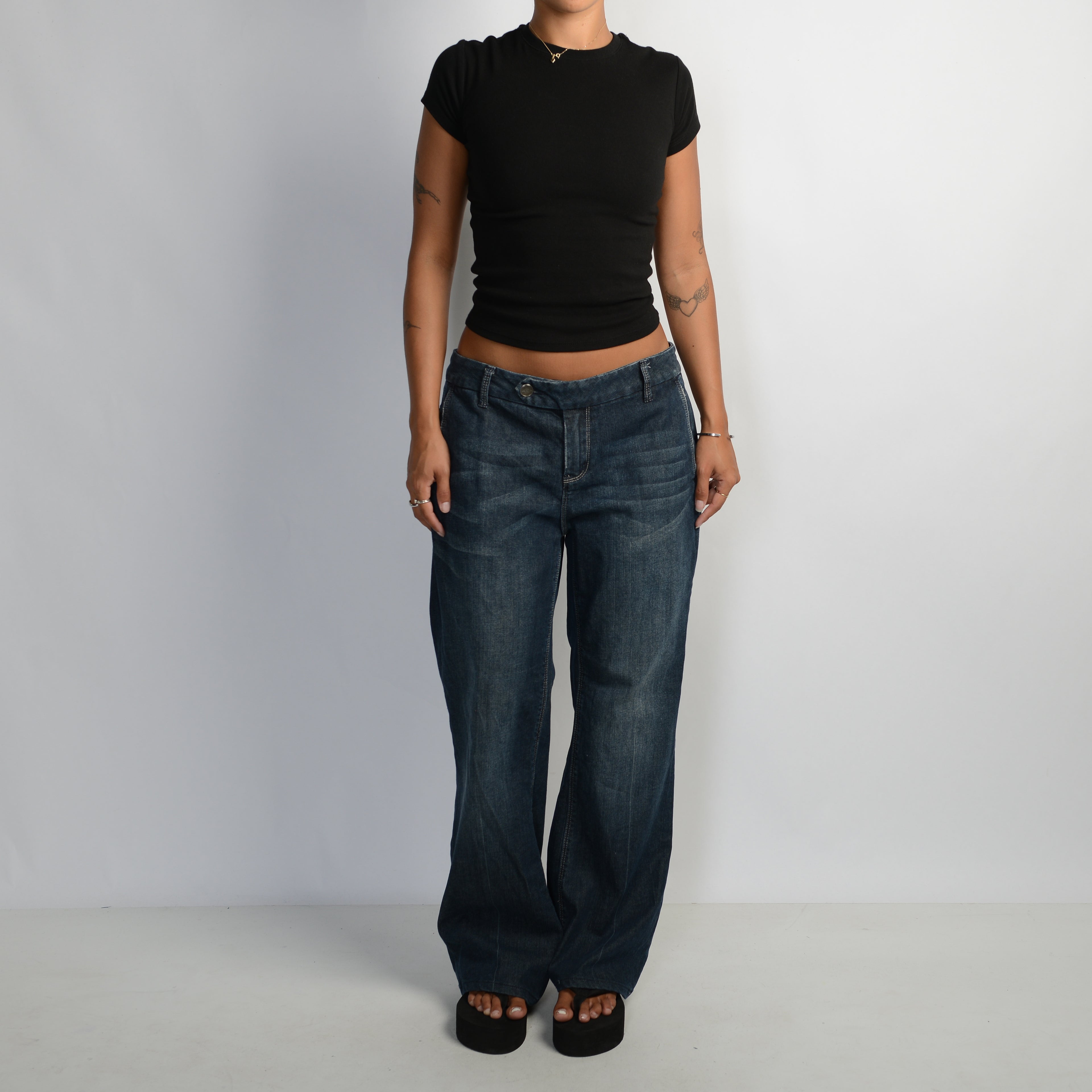 DARK WASH BOOTCUT JEANS