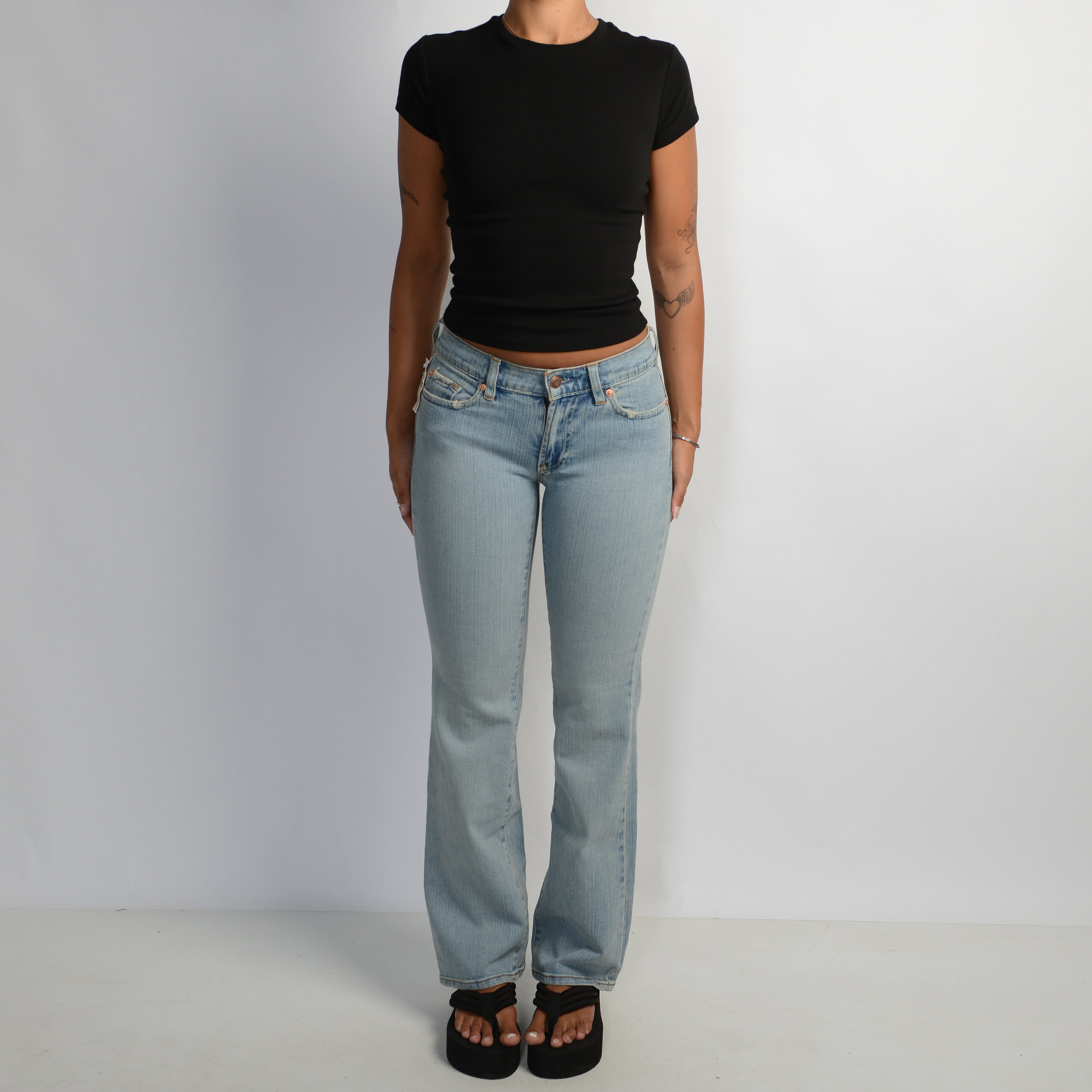 LOW RISE BOOTCUT JEANS