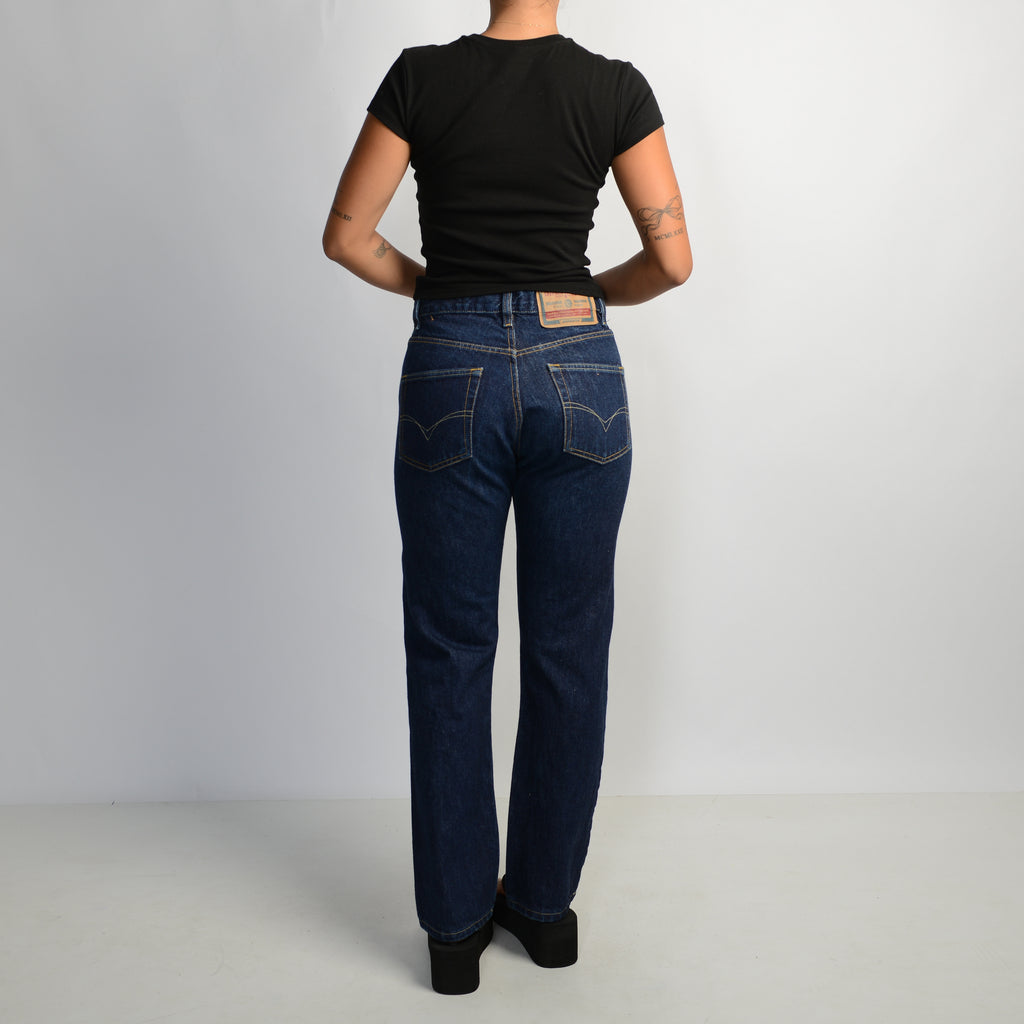 DARK WASH STRAIGHT LEG JEANS