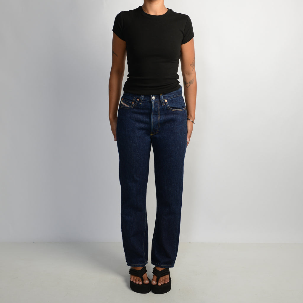 DARK WASH STRAIGHT LEG JEANS