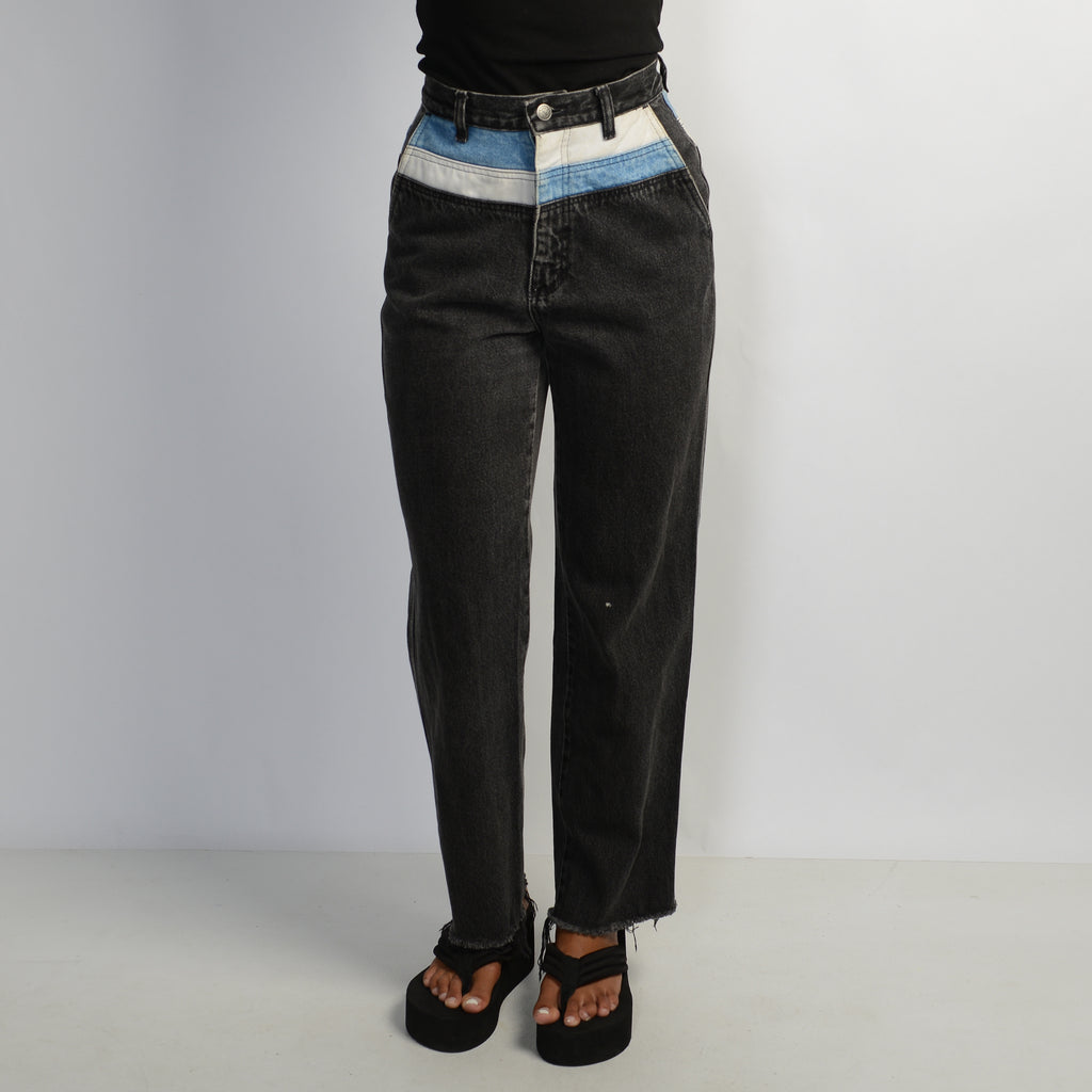 BLACK STRAIGHT LEG JEANS