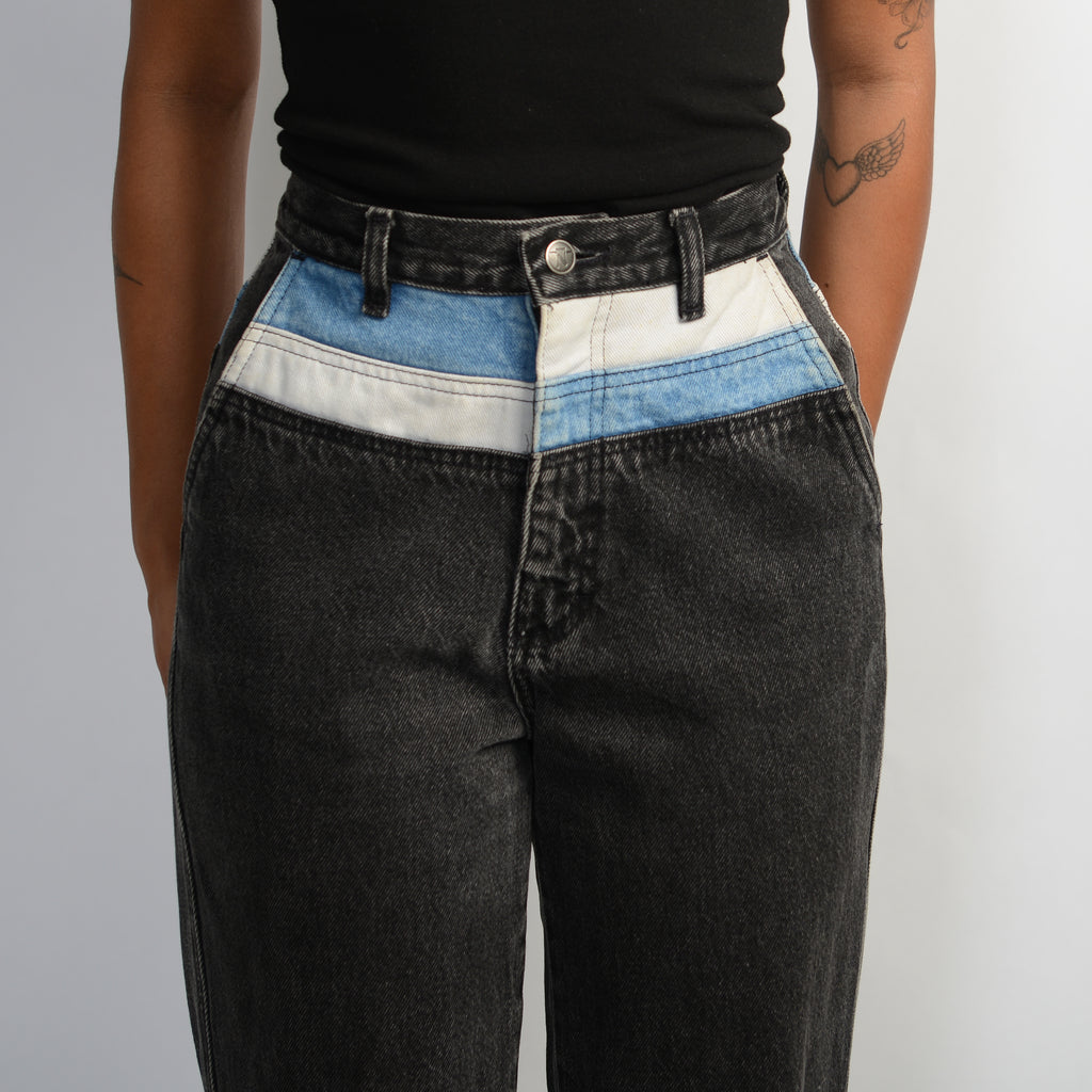 BLACK STRAIGHT LEG JEANS