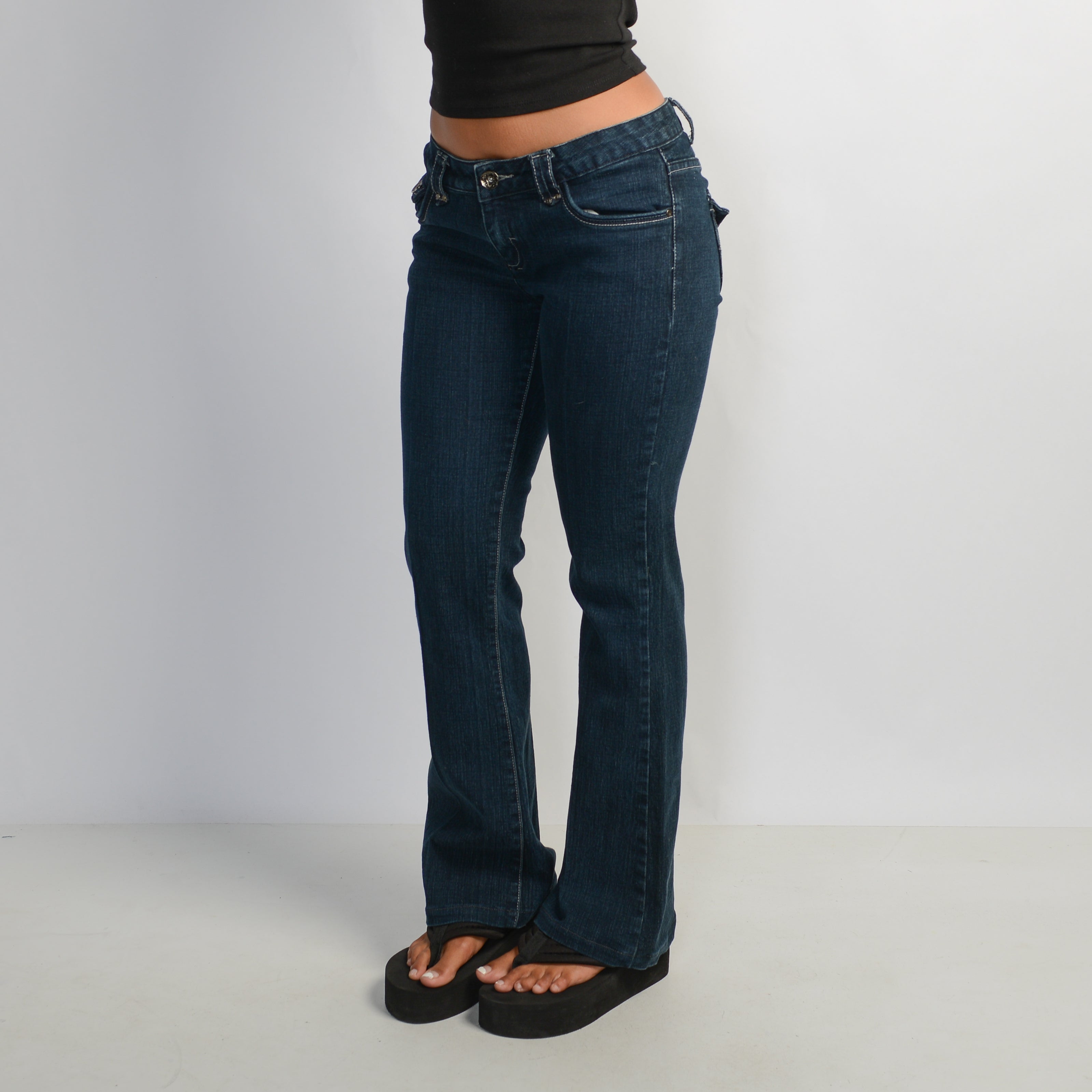 DARK WASH BOOTCUT JEANS