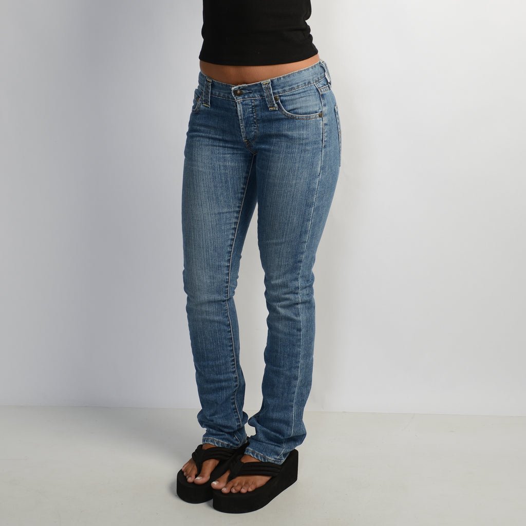 MID WASH SLIM FIT JEANS