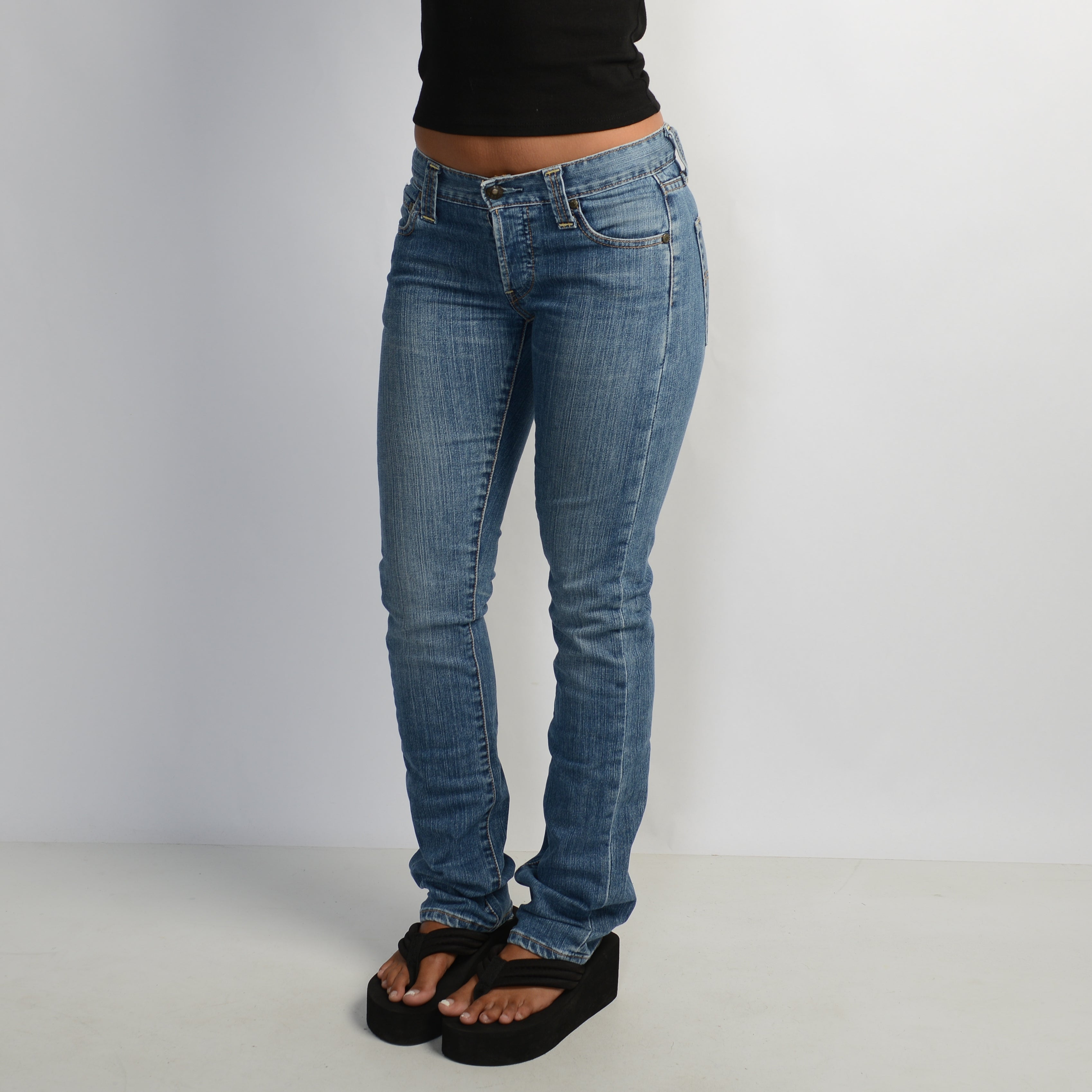 MID WASH SLIM FIT JEANS