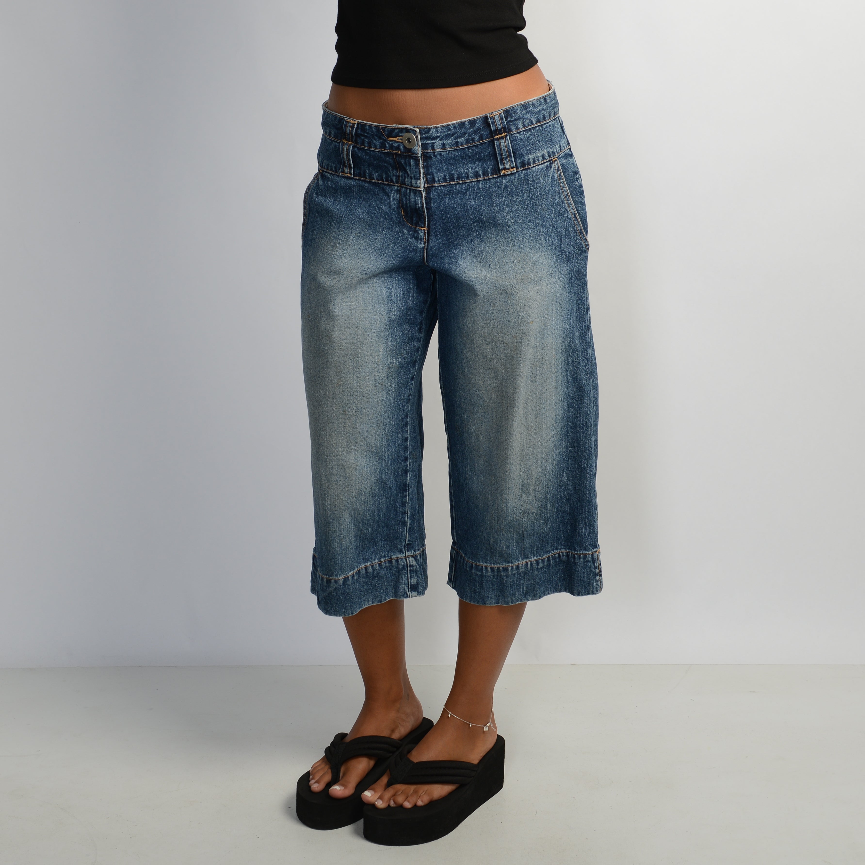 WIDE LEG CAPRI JEANS