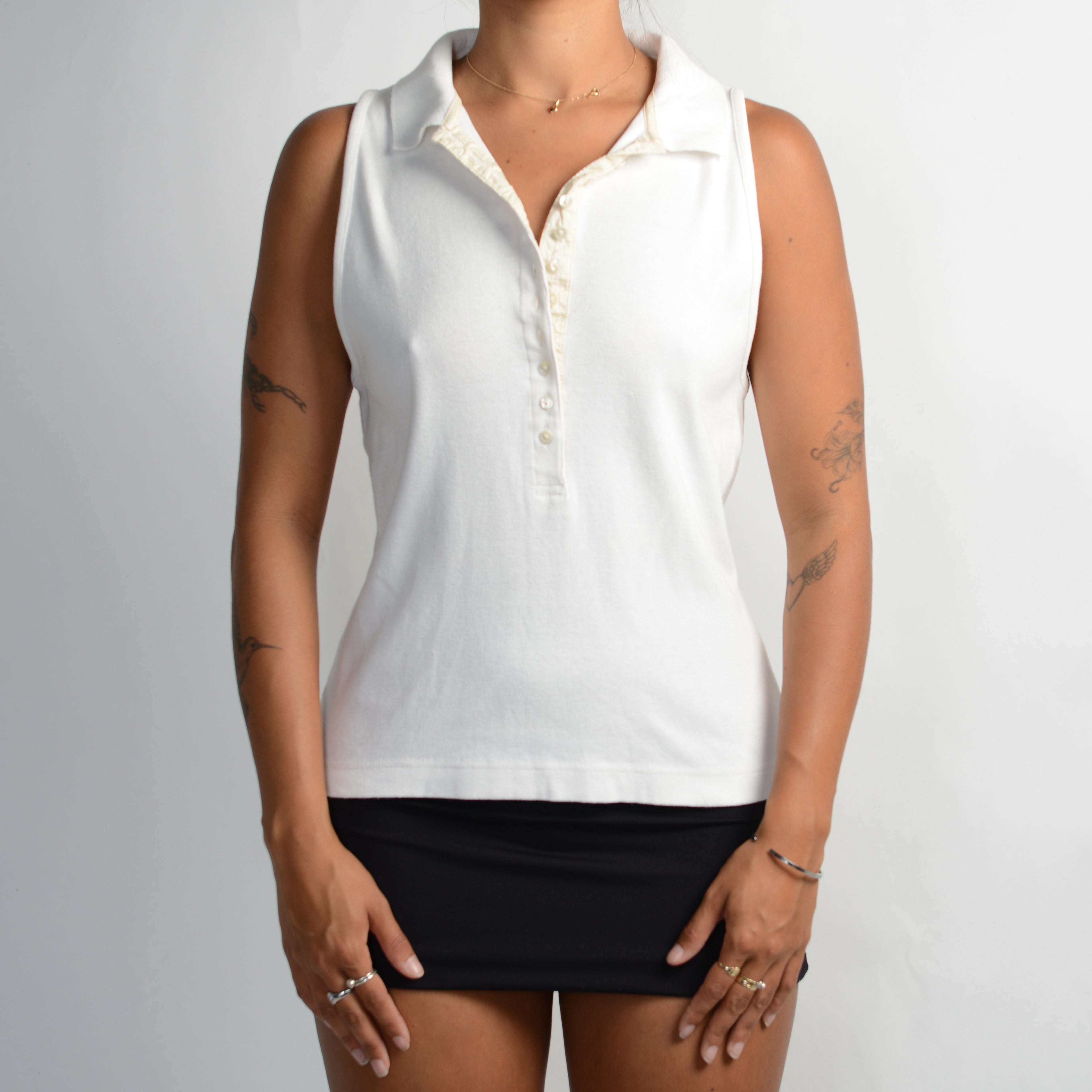 WHITE SLEEVELESS POLO