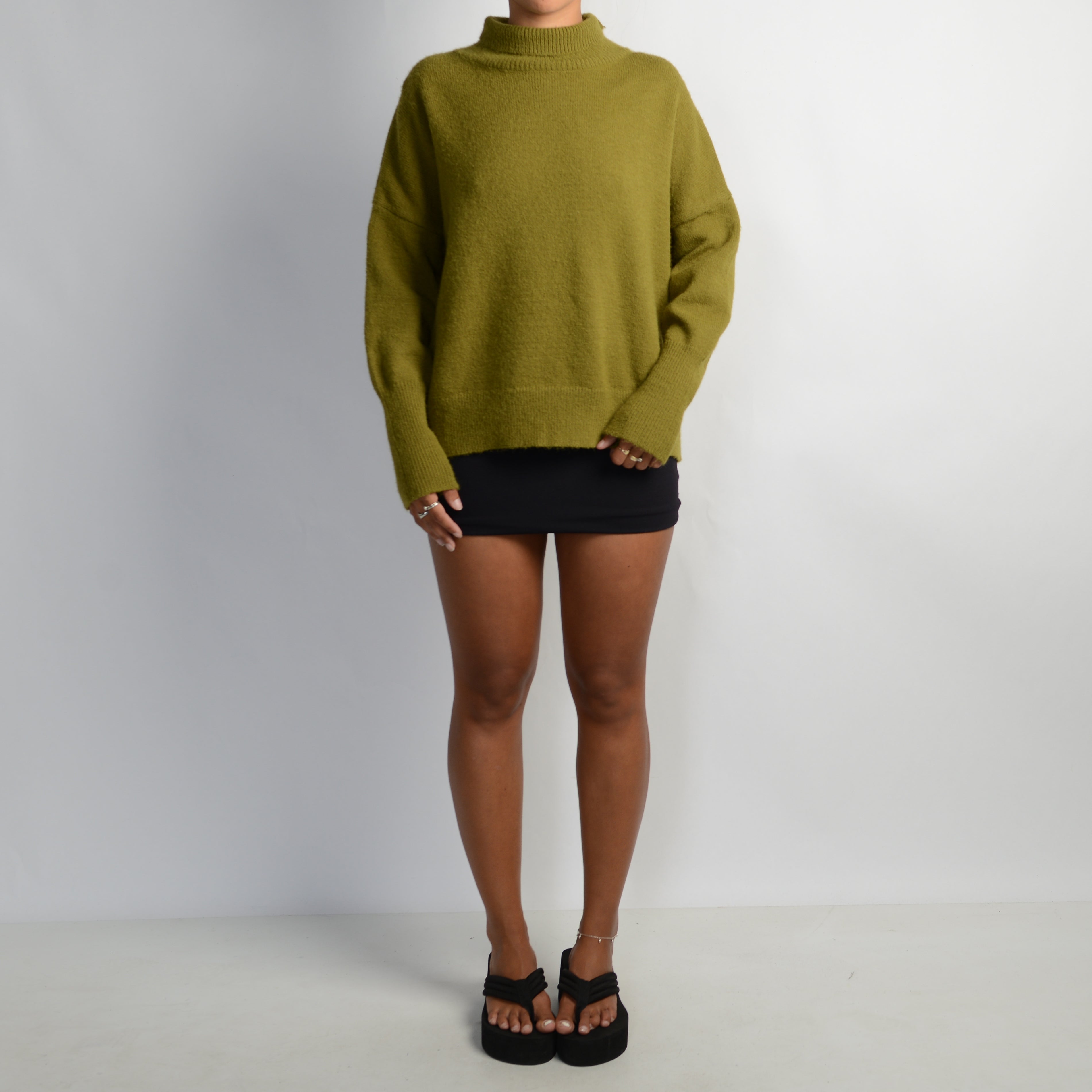 GREEN KNIT SWEATER