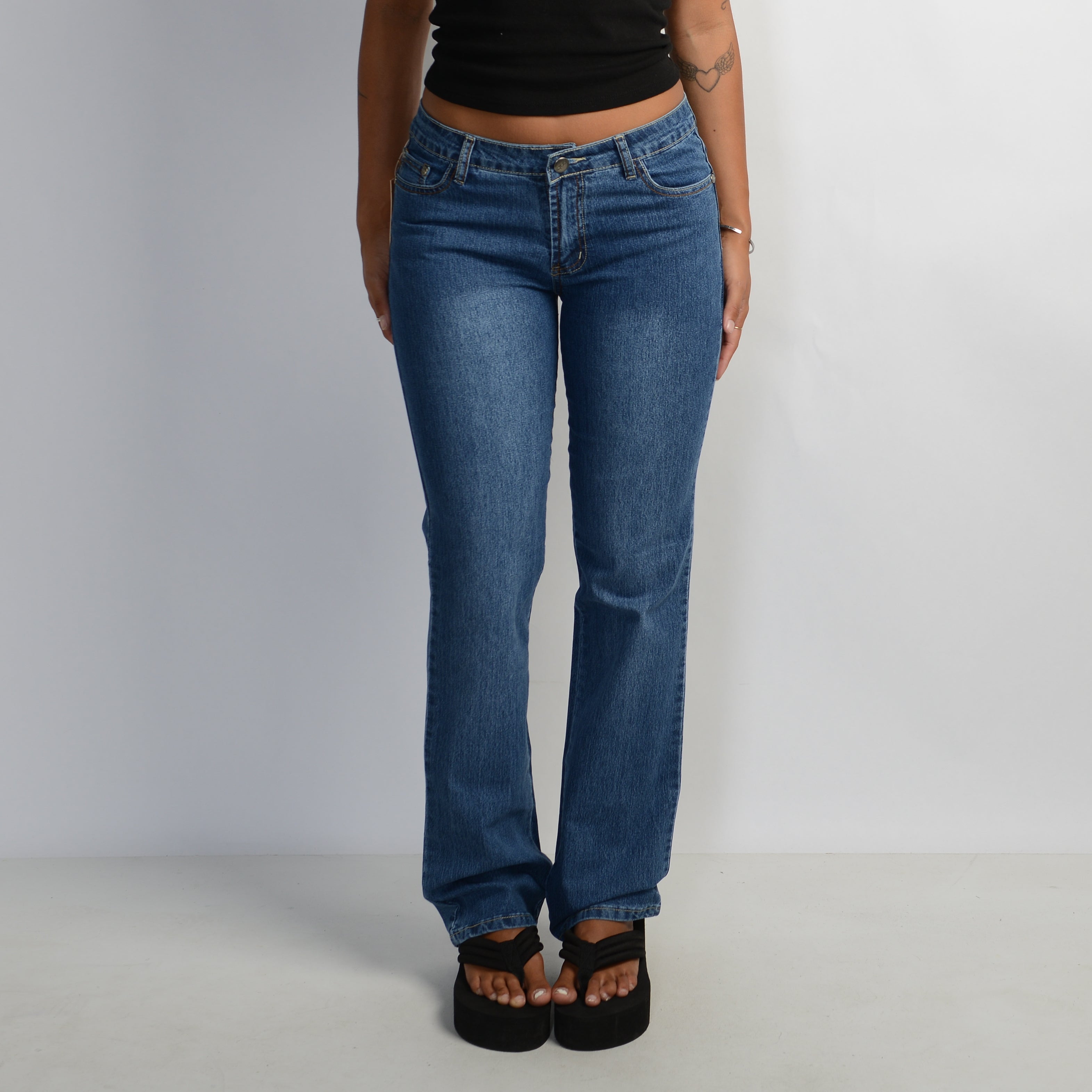 EMBROIDERED STRAIGHT LEG JEANS