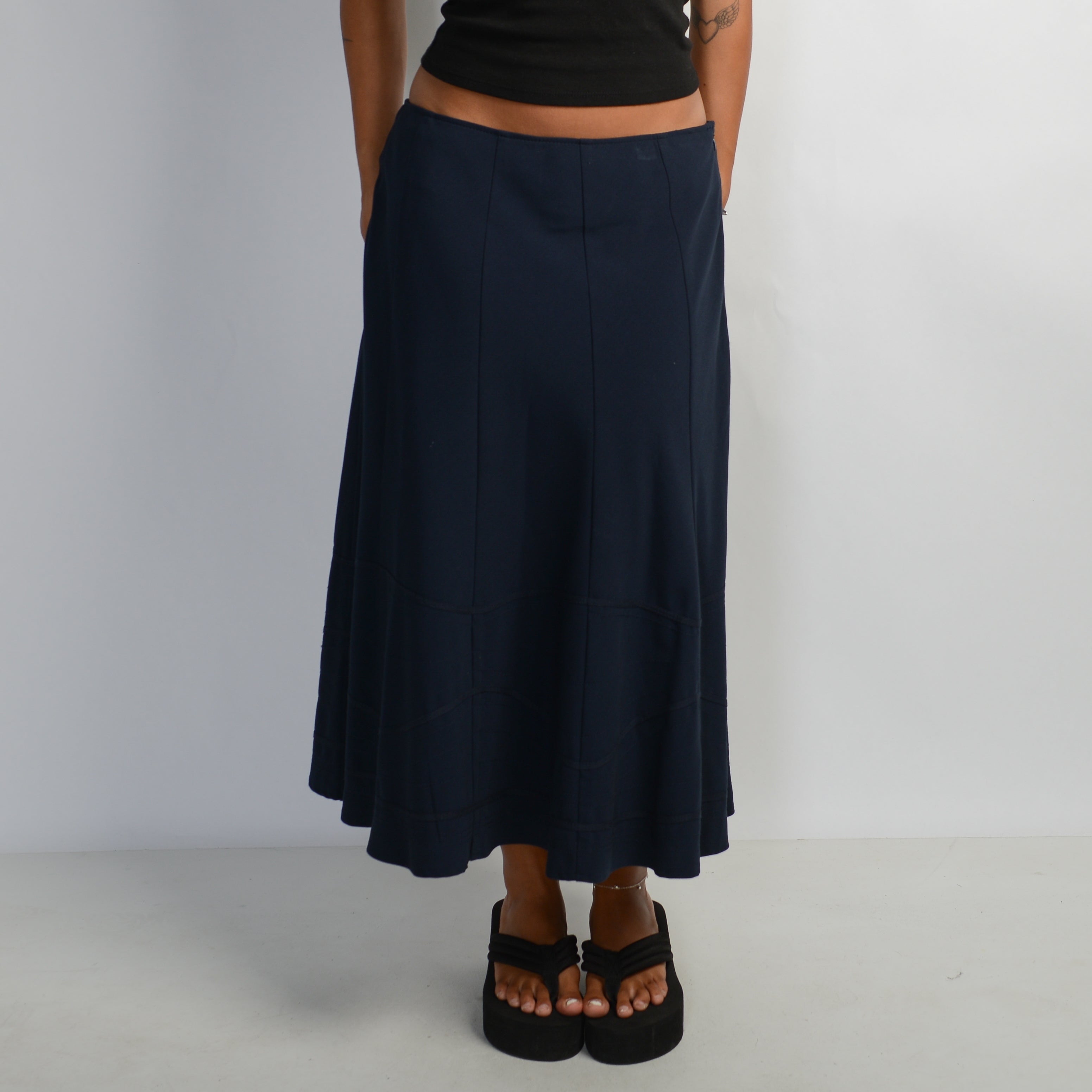 NAVY LONGLINE SKIRT