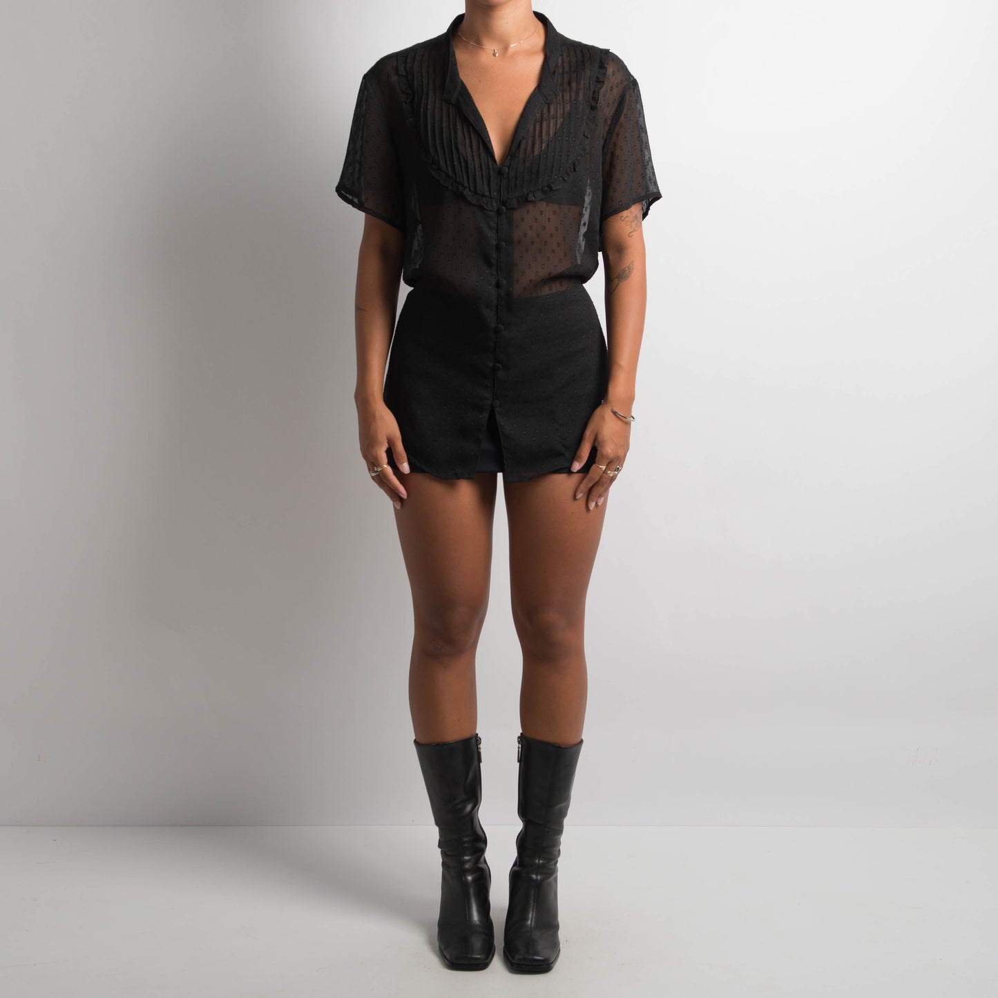 BLACK SHEER SHORT SLEEVE BLOUSE