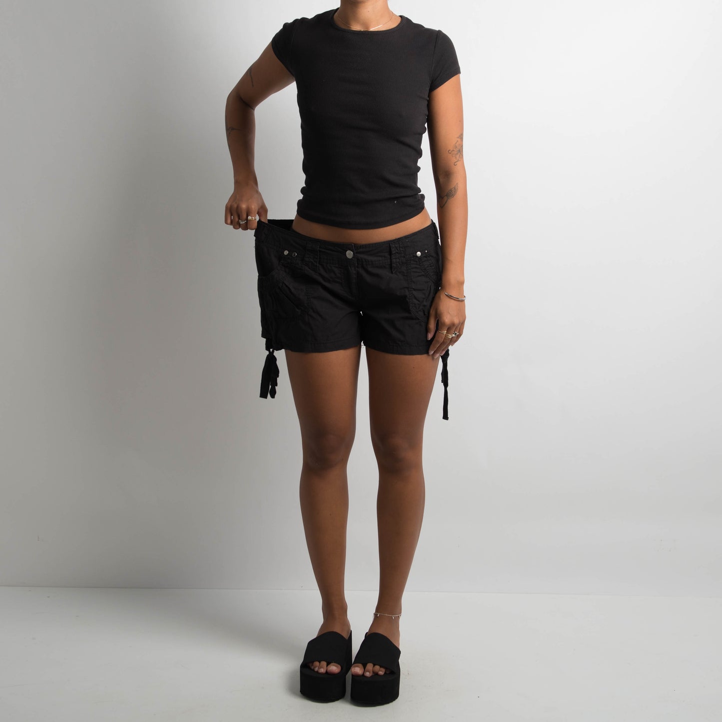 BLACK CARGO MINI SHORTS