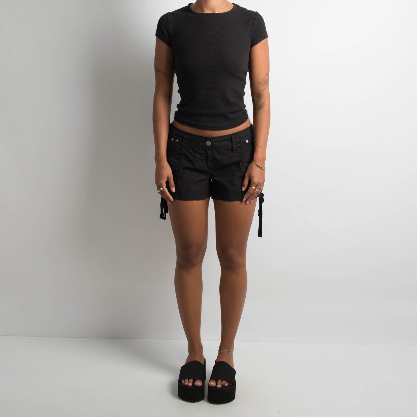 BLACK CARGO MINI SHORTS