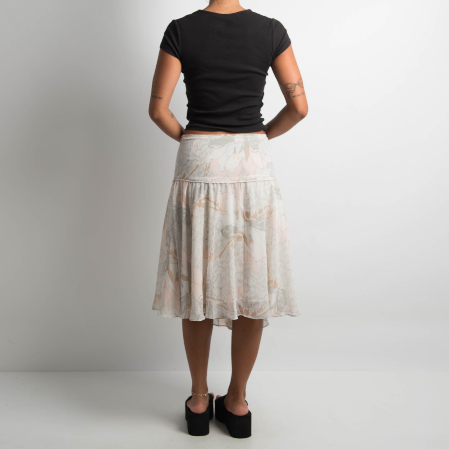 WHITE PATTERNED MIDI SKIRT