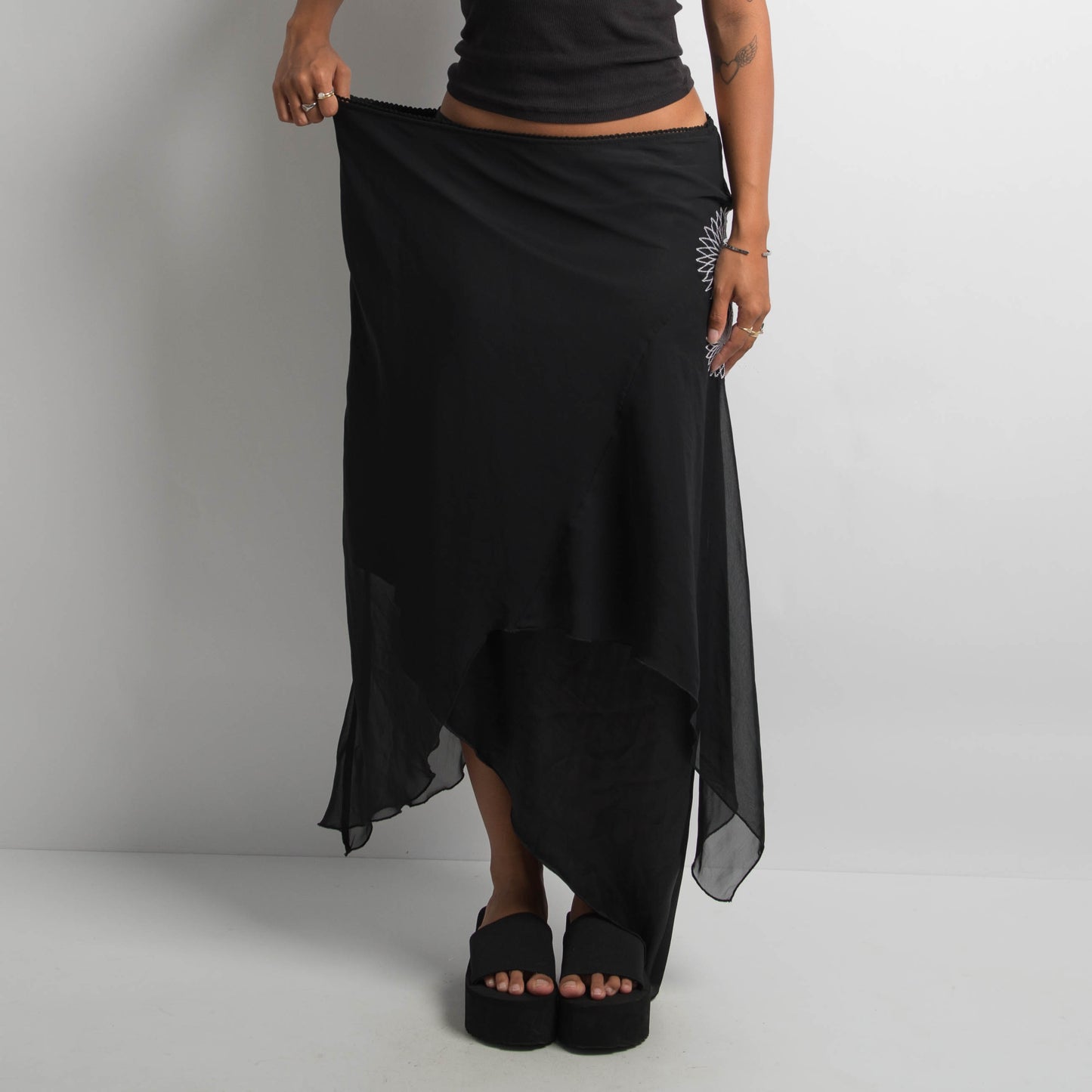 BLACK ASYMMETRIC SKIRT