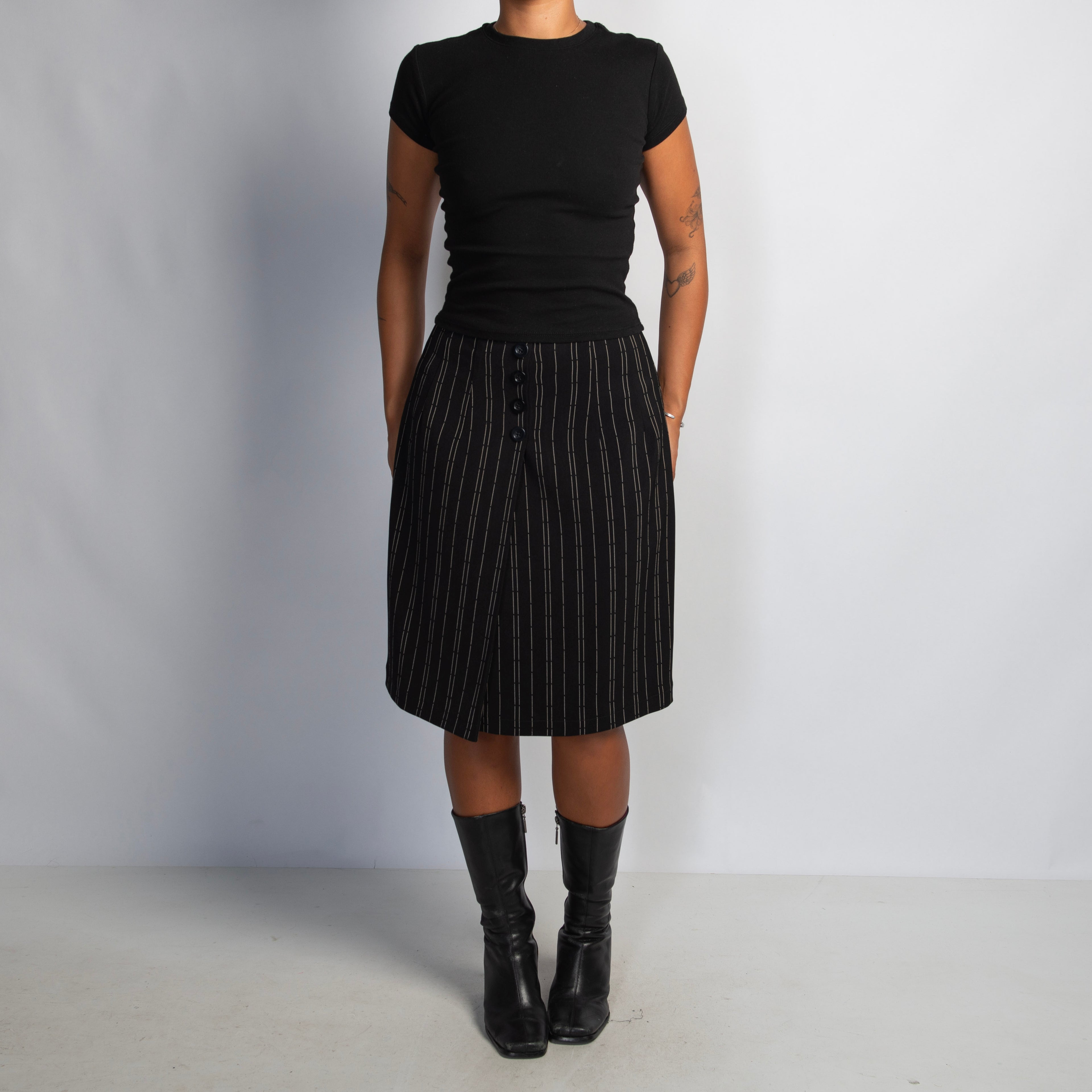 BLACK STRIPE MIDI SKIRT