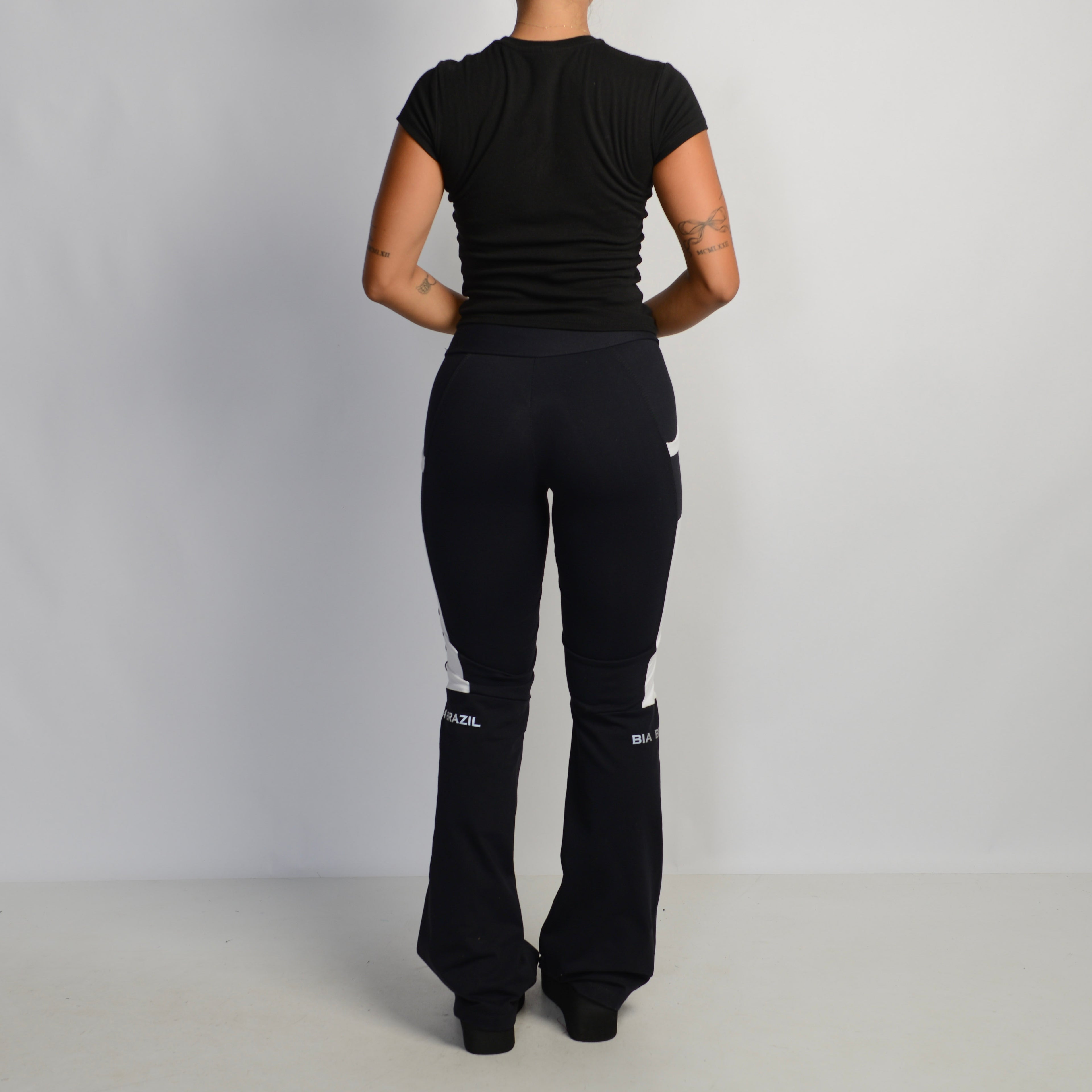 BLACK FLARED LEGGINGS