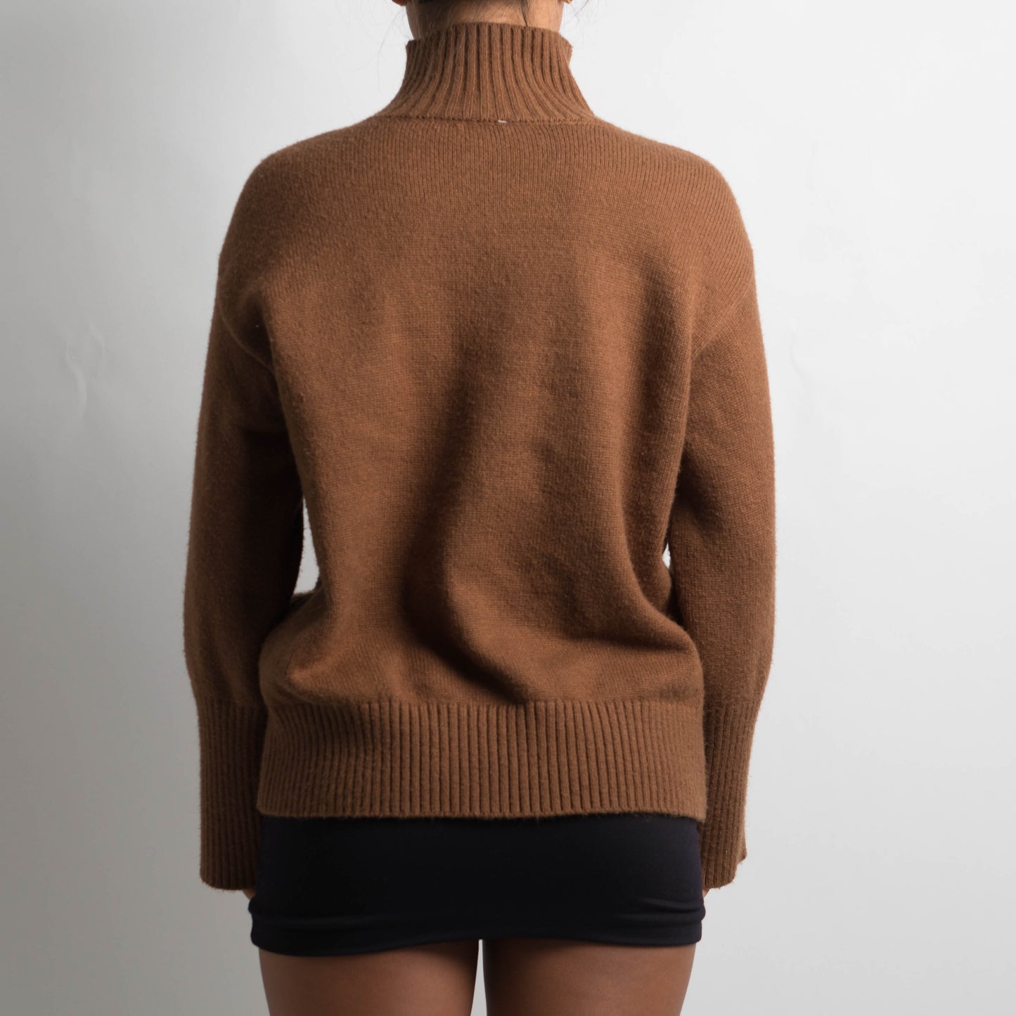 BROWN KNIT SWEATER