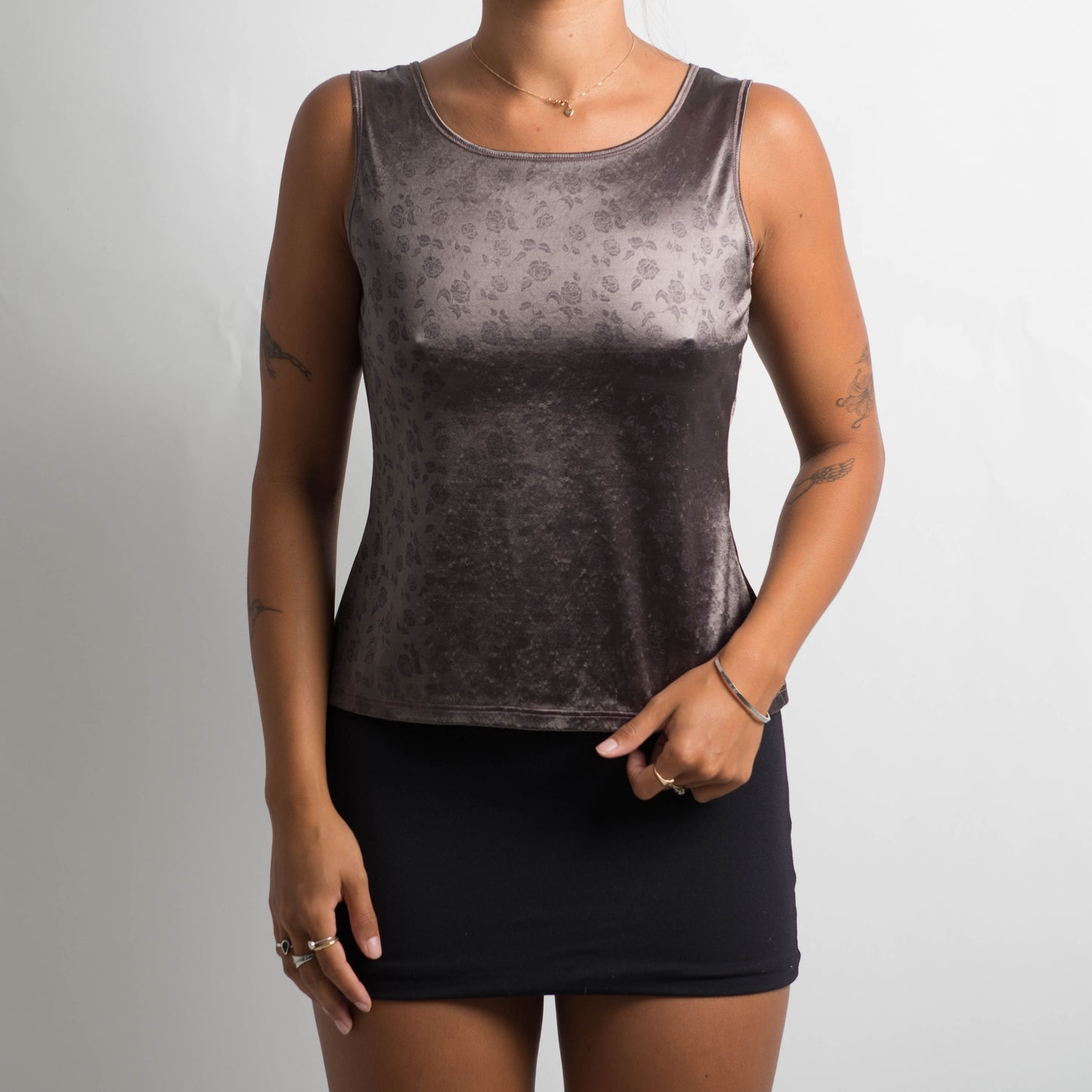 METALLIC SLEEVELESS TOP