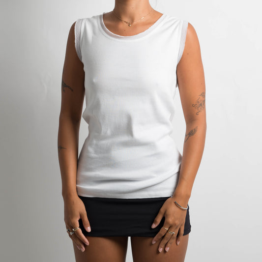 WHITE SLEEVELESS TOP