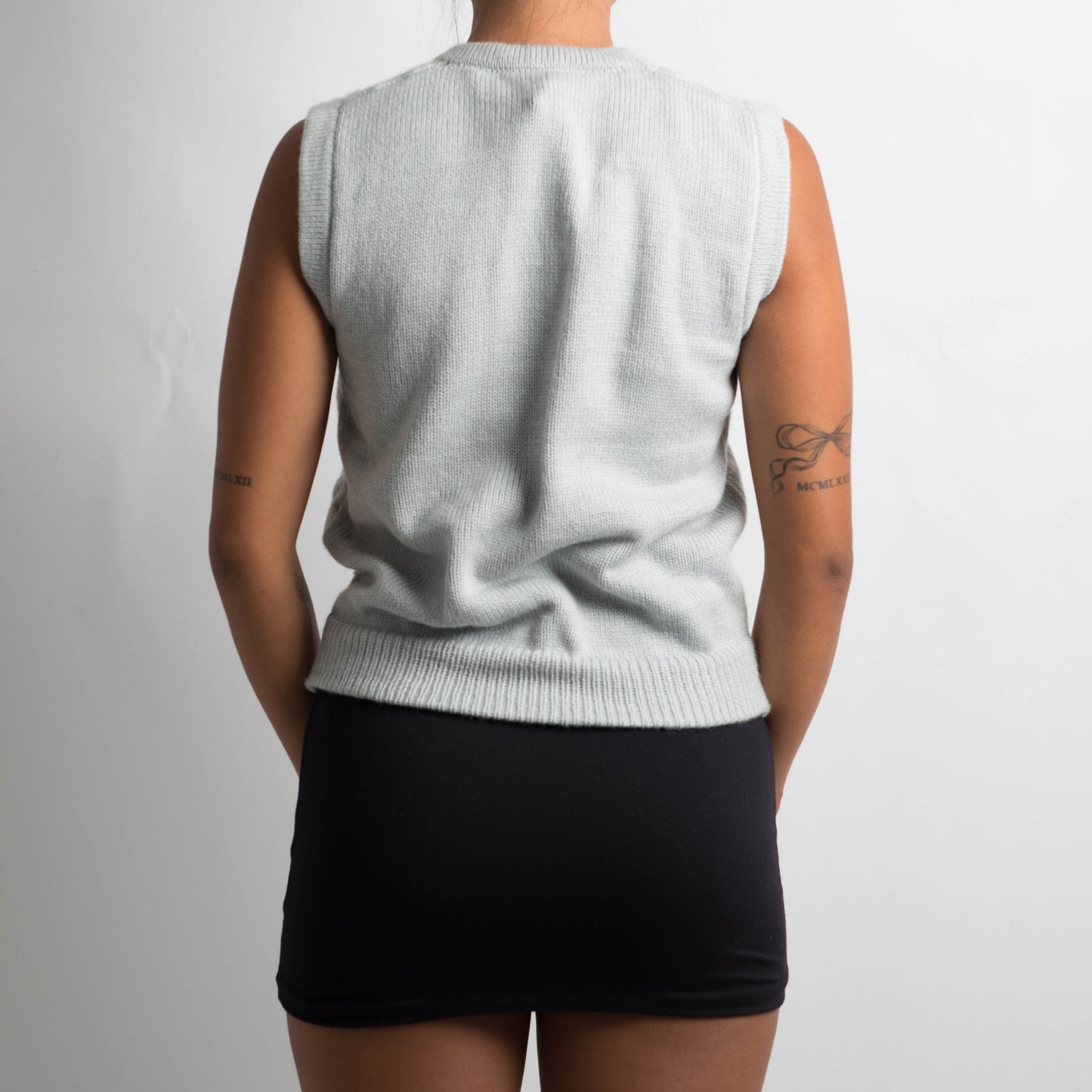 GREY PATTERNED KNIT VEST