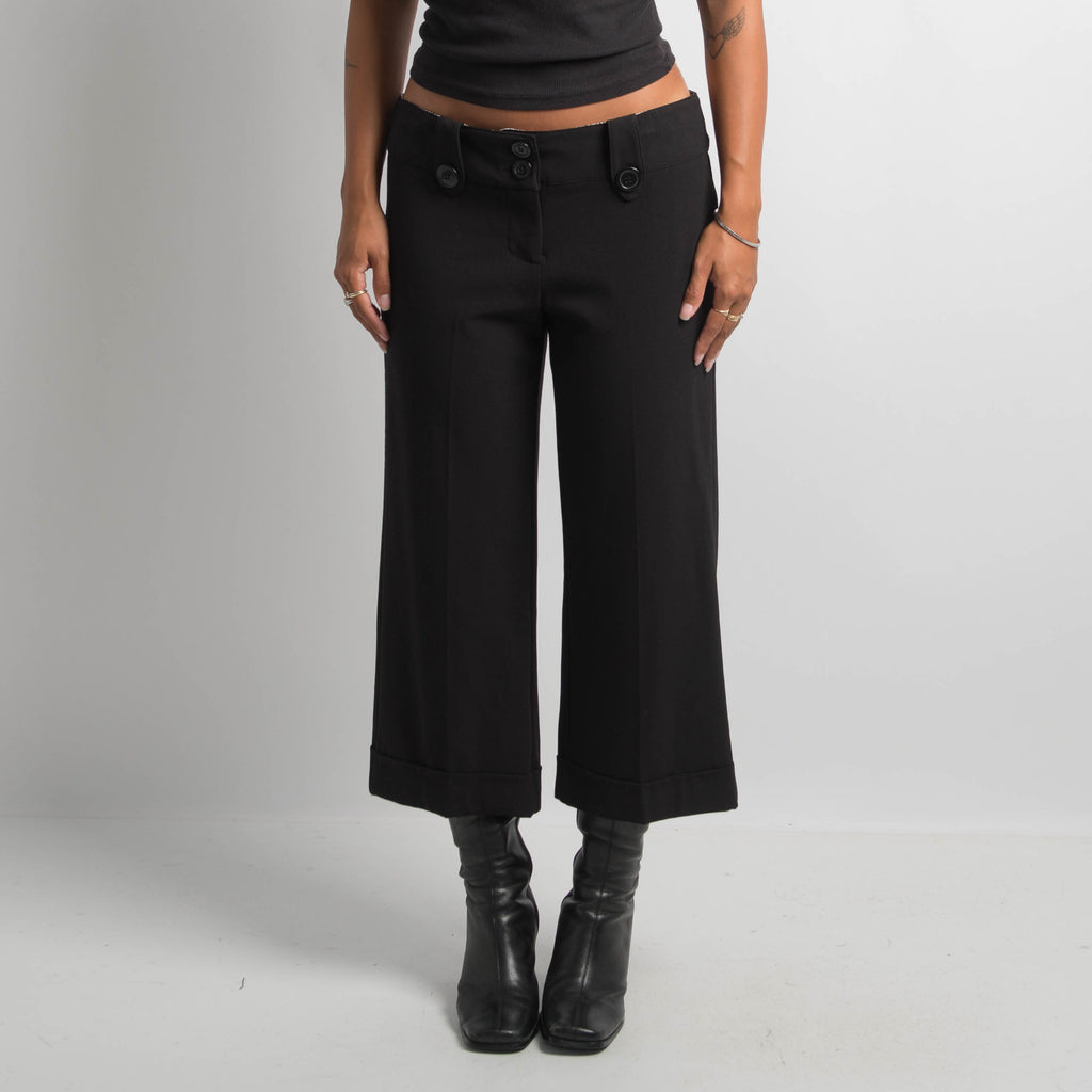 BLACK CROP TROUSERS