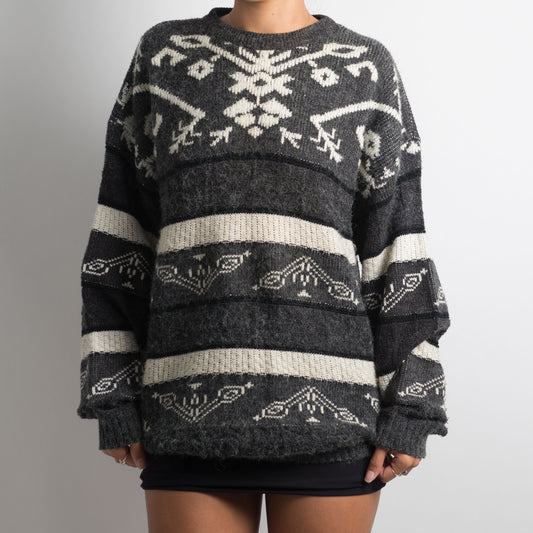 PULL EN MAILLE À MOTIFS