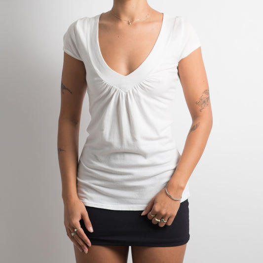 WHITE RUCHED TSHIRT