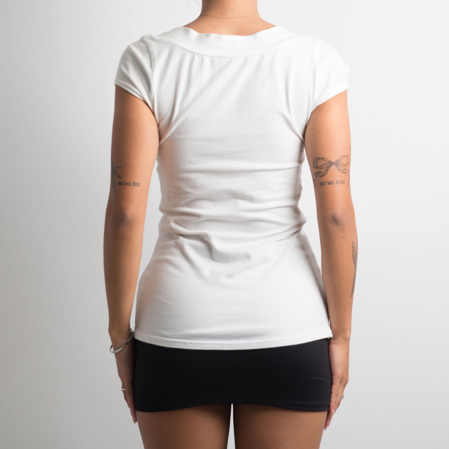 T-SHIRT BLANC FRONCÉ