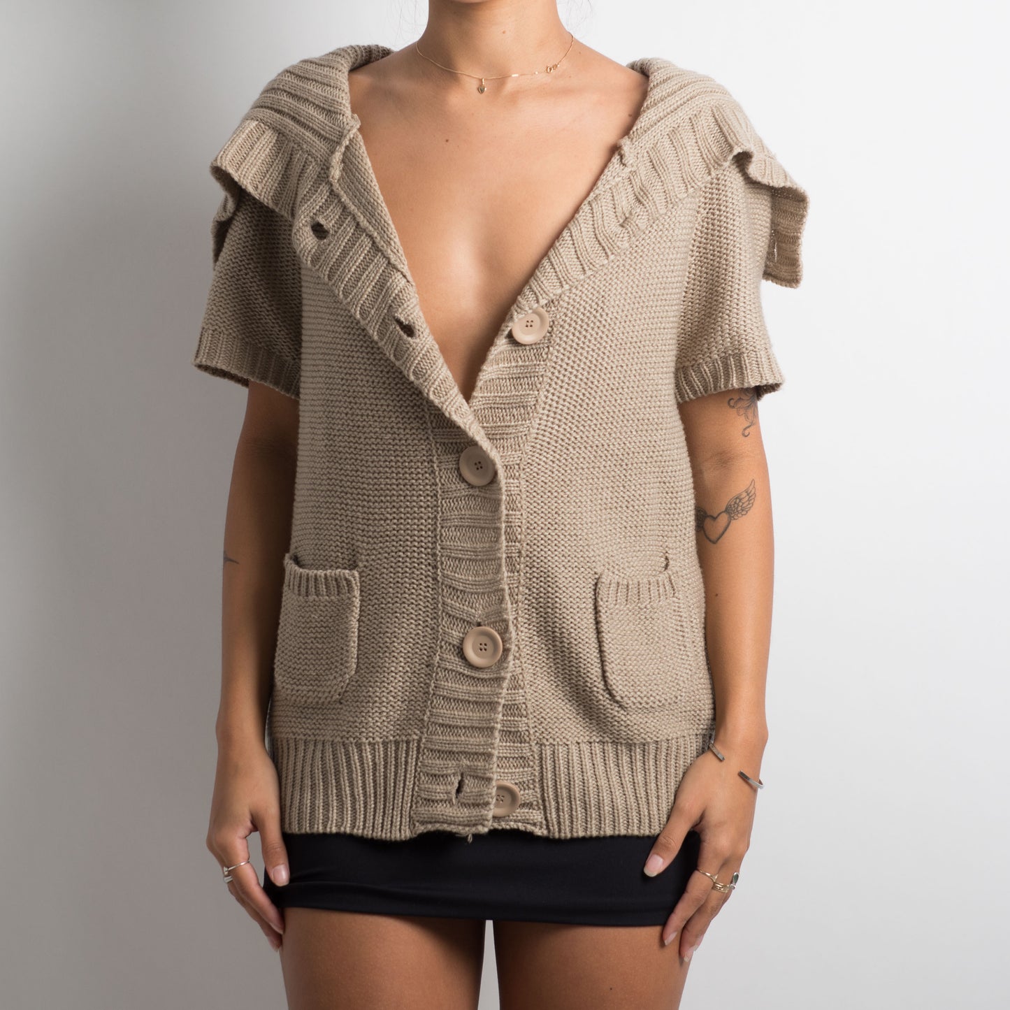 CARDIGAN EN MAILLE À MANCHES COURTES