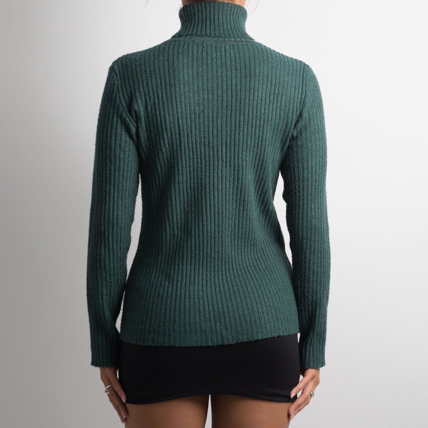 MOSS GREEN TURTLENECK