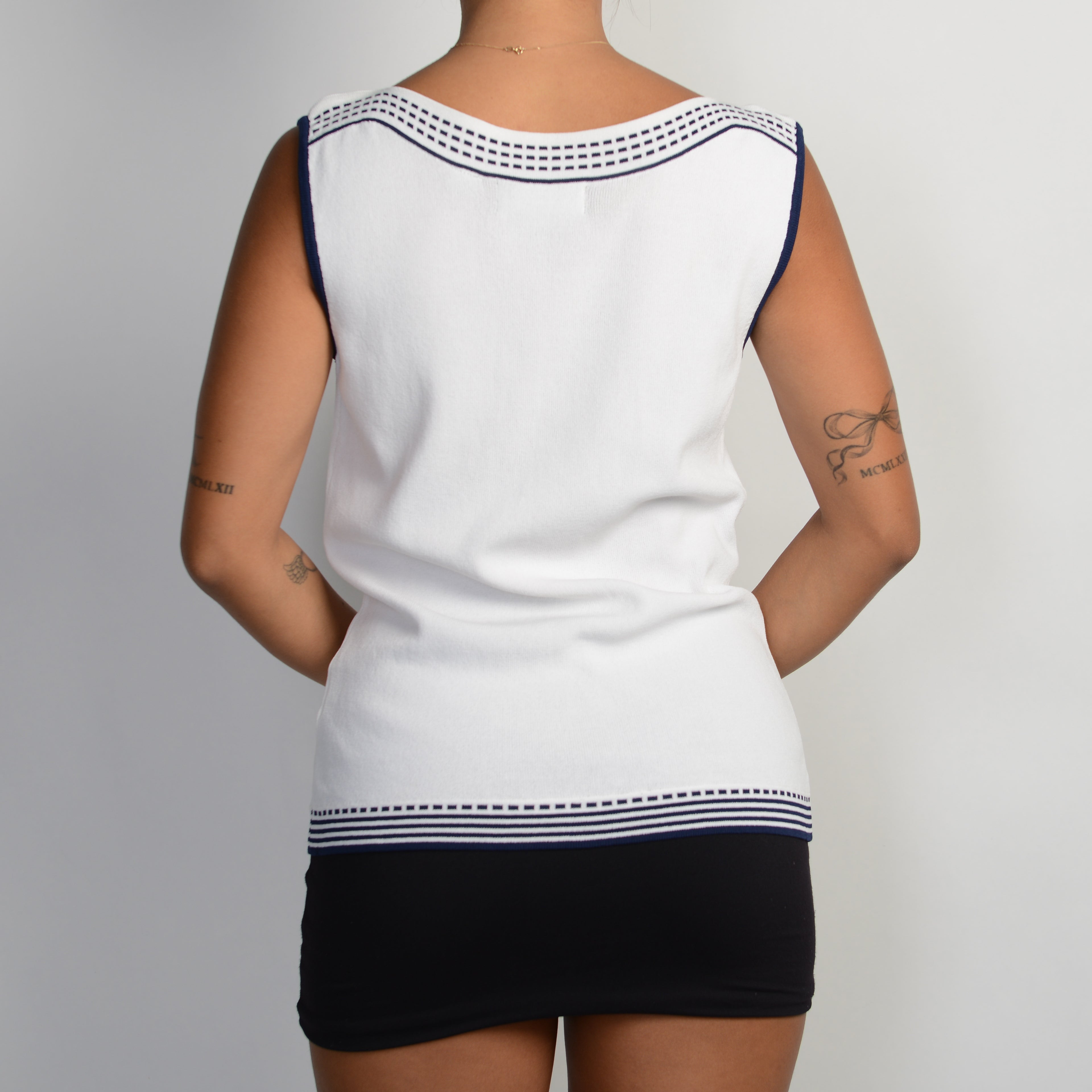 WHITE KNIT BOAT NECK TOP