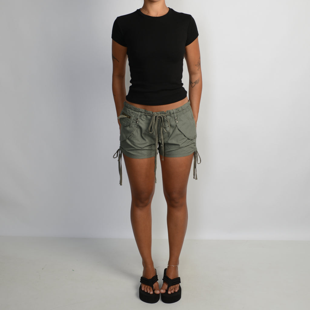 KHAKI CARGO SHORTS