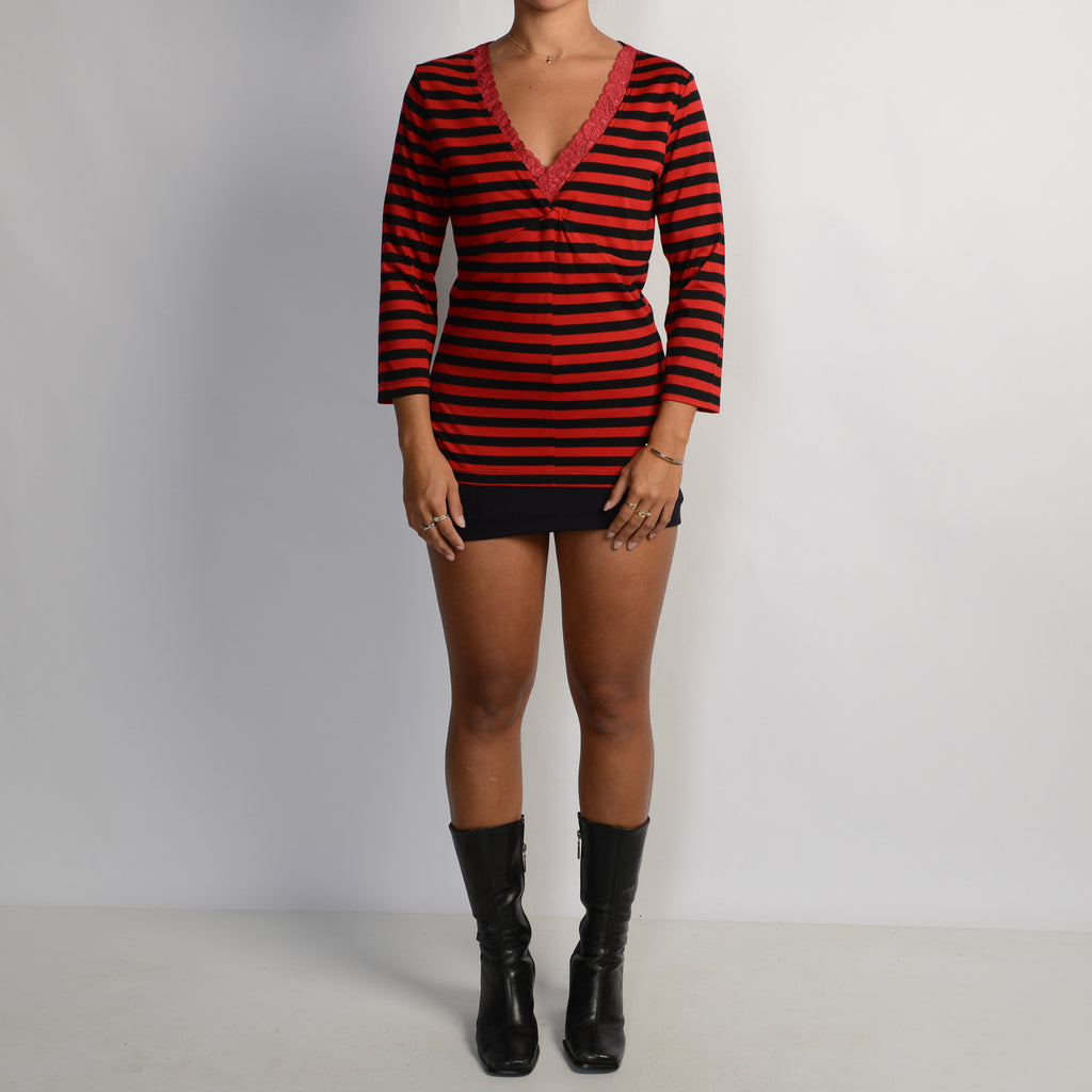 RED STRIPE TOP