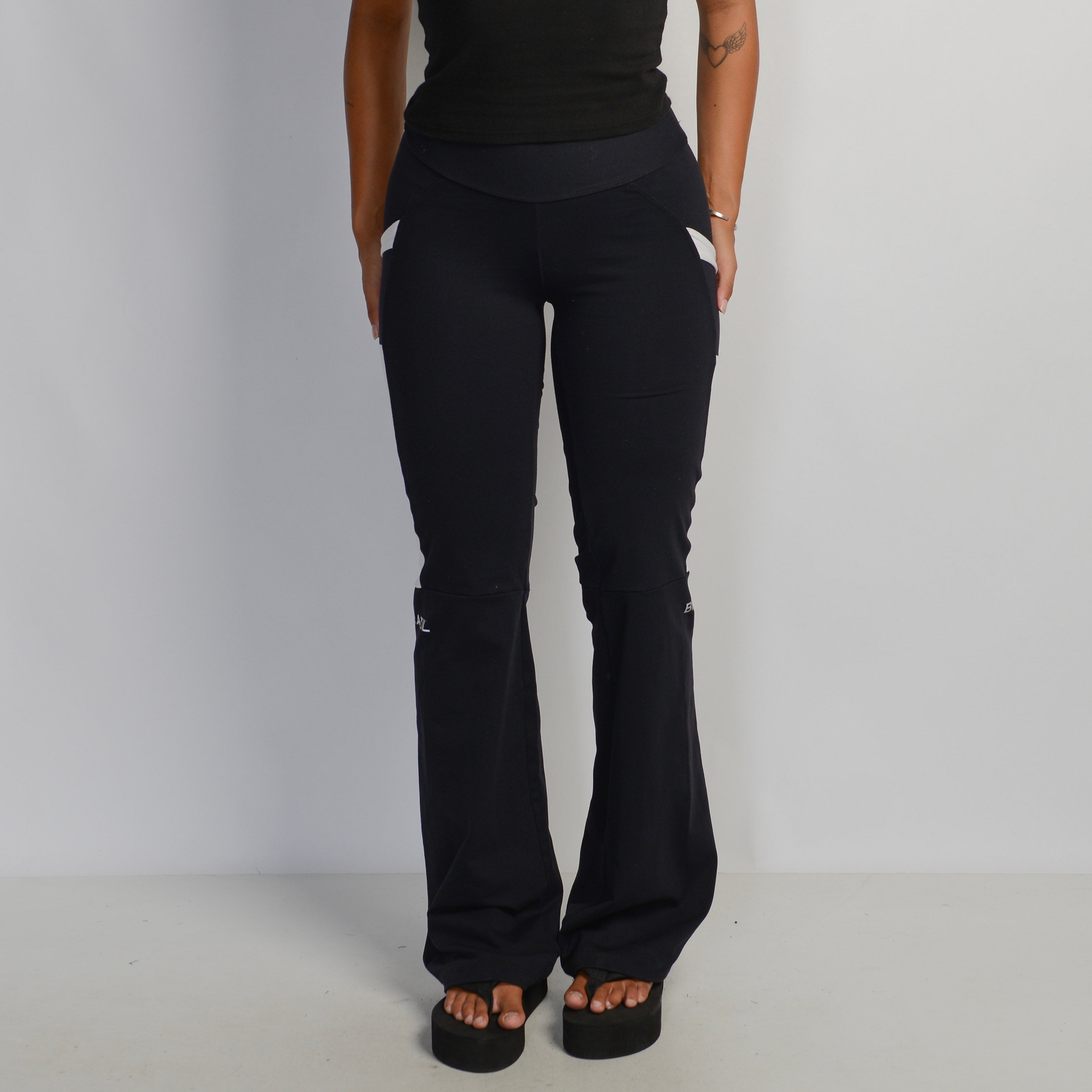 BLACK FLARED LEGGINGS