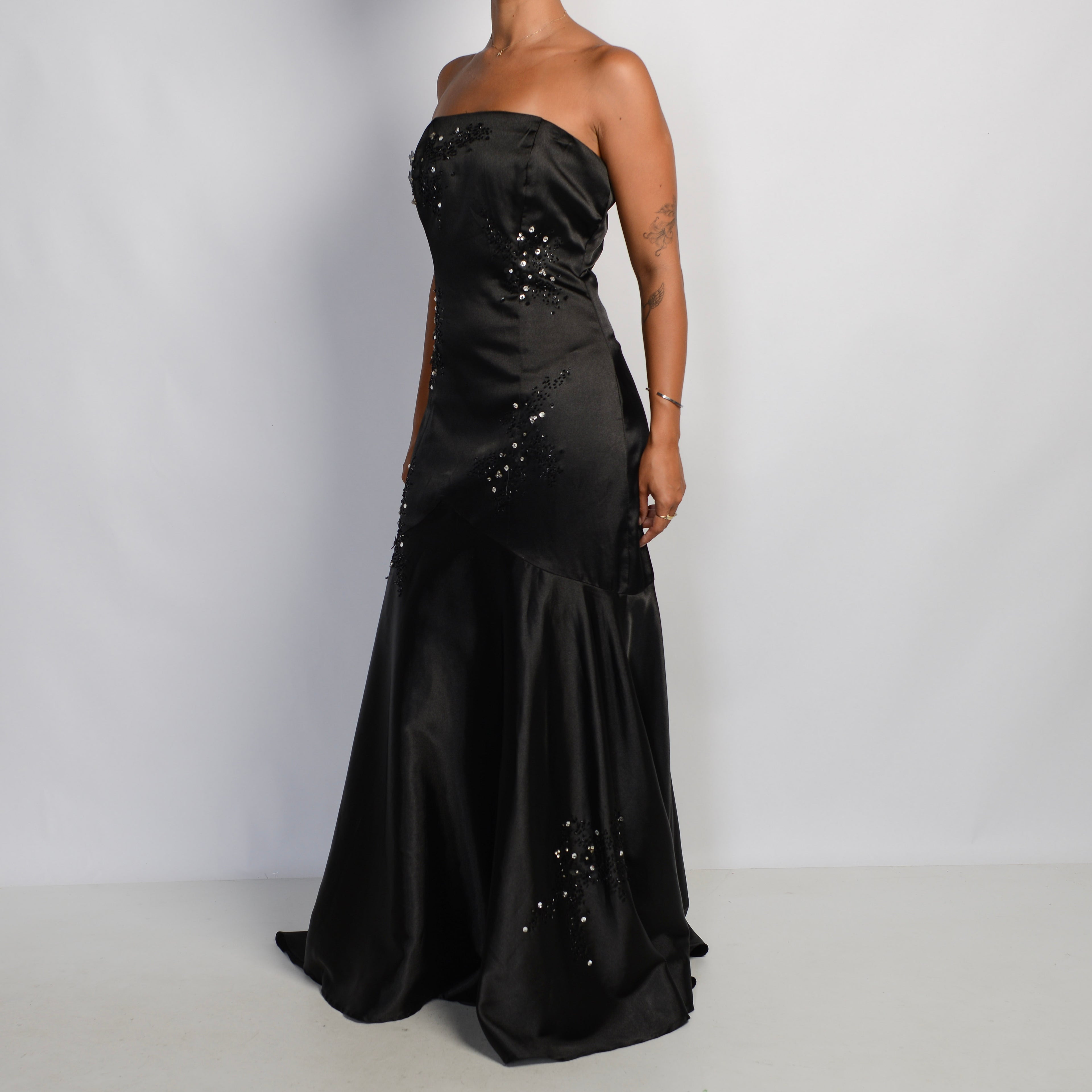BLACK SATIN STRAPLESS GOWN