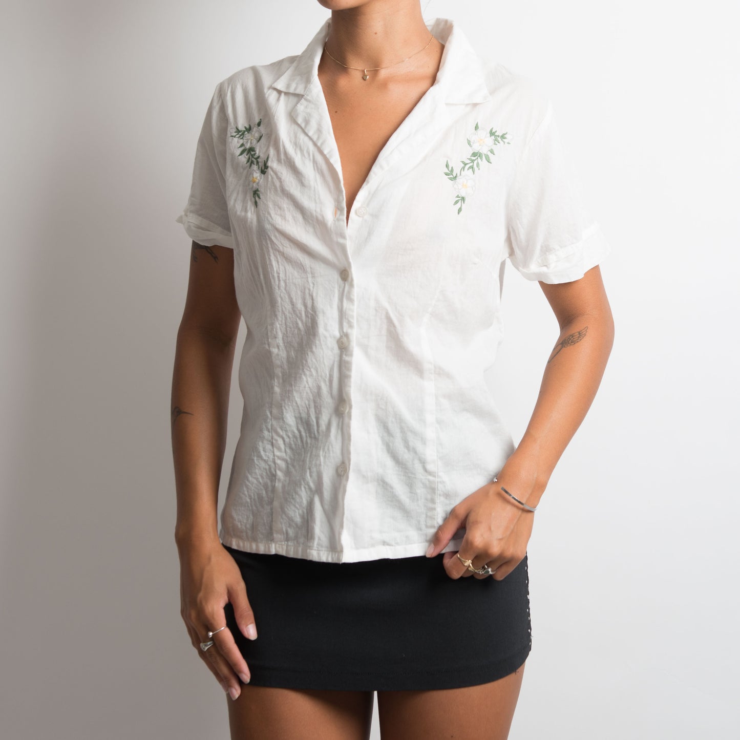 WHITE SHORT SLEEVE BLOUSE