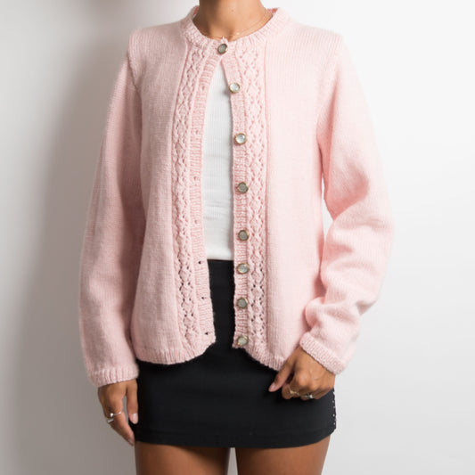 CARDIGAN EN MAILLE ROSE