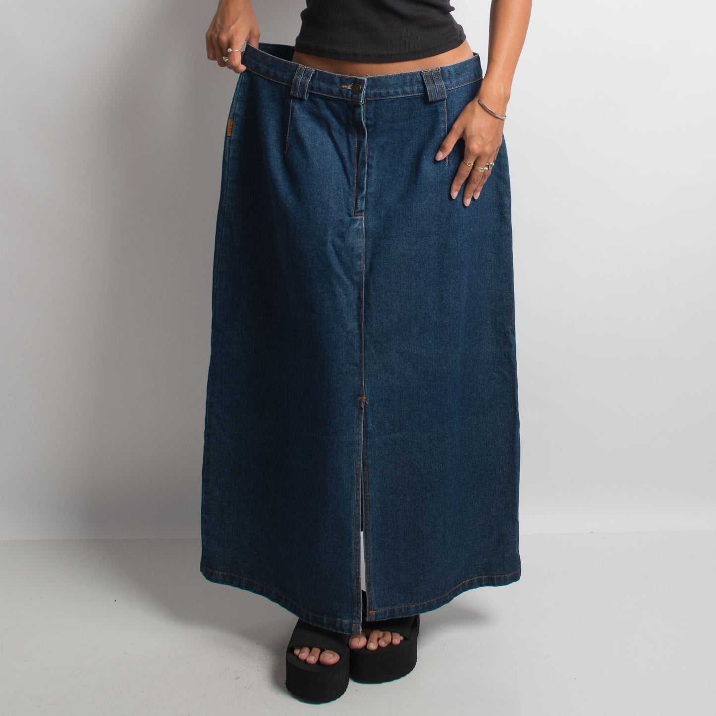 DARK DENIM LONGLINE SKIRT