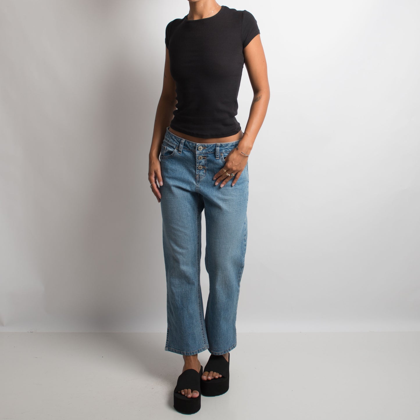 BOOTCUT CAPRI JEANS