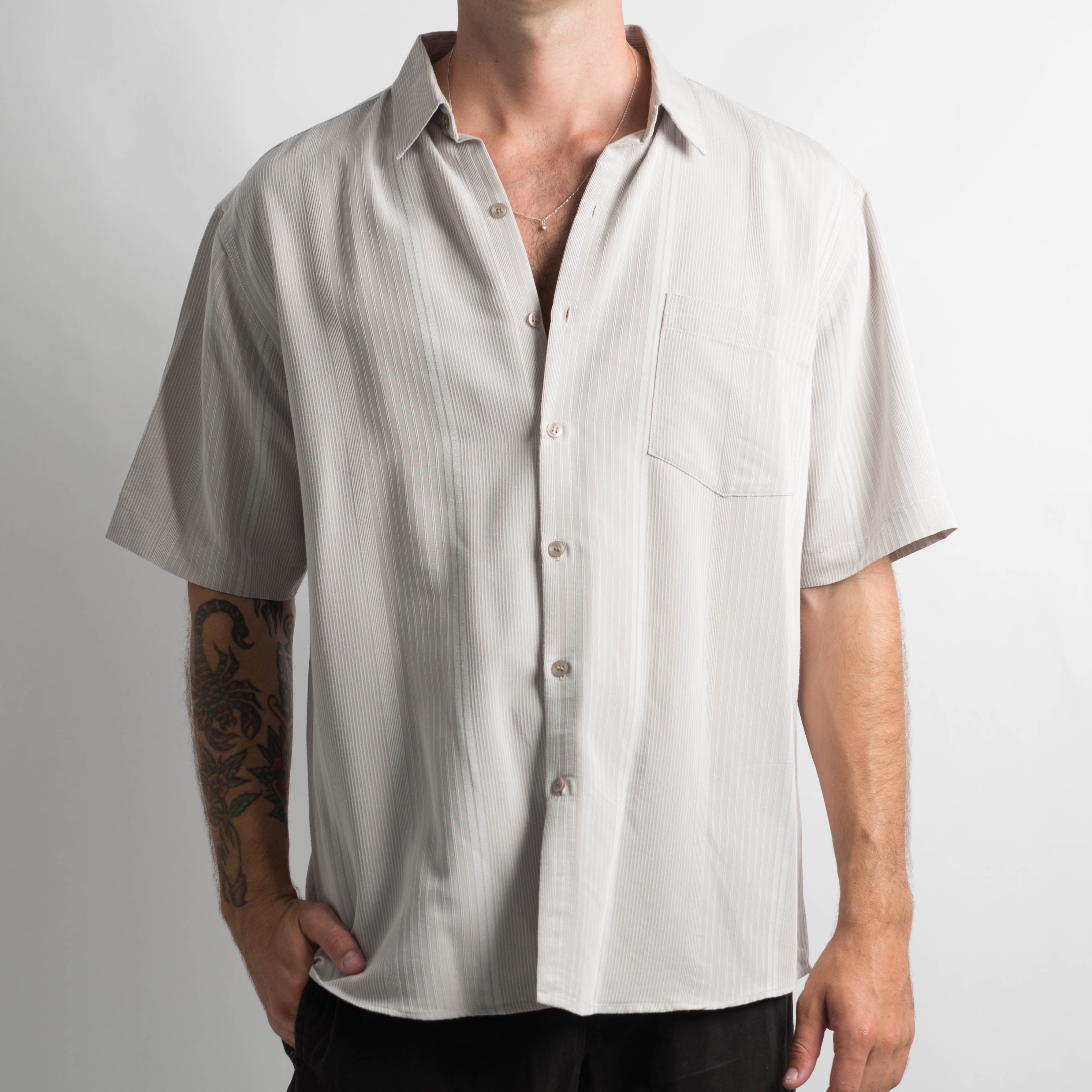 CREAM BUTTON UP SHIRT