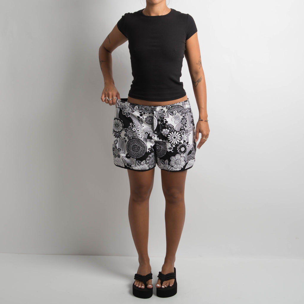 B&W FLORAL BOARD SHORTS