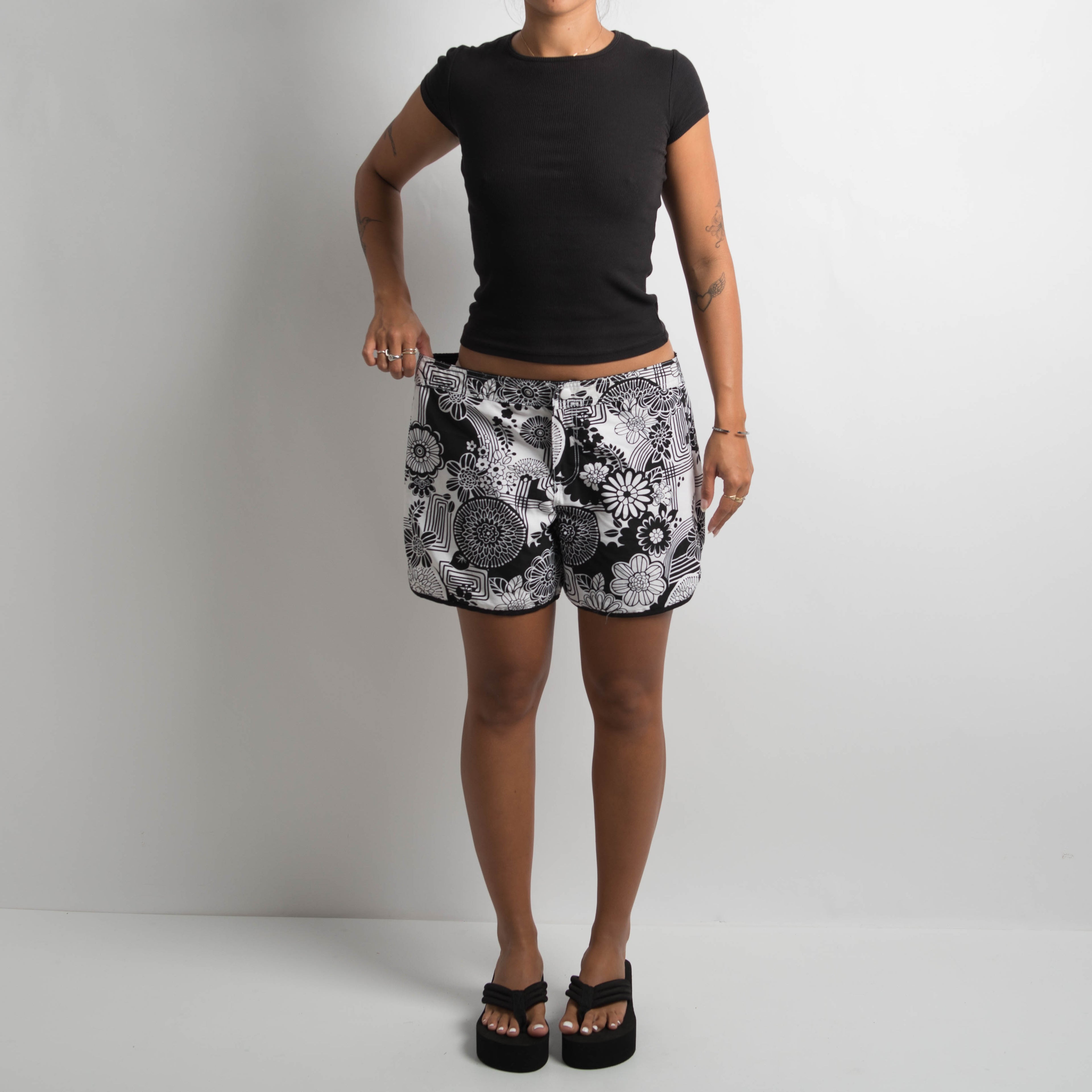 B&W FLORAL BOARD SHORTS