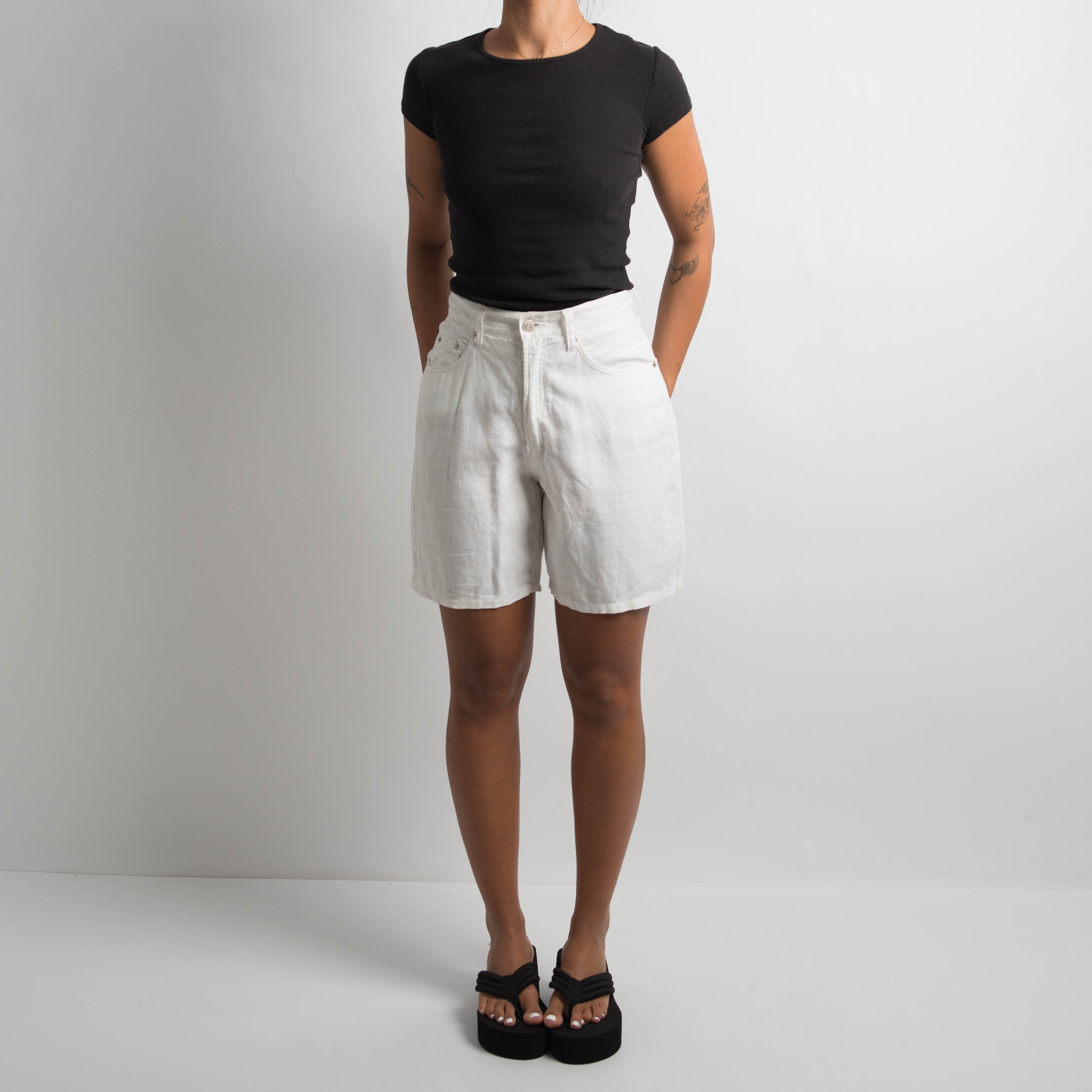 WHITE LINEN SHORTS