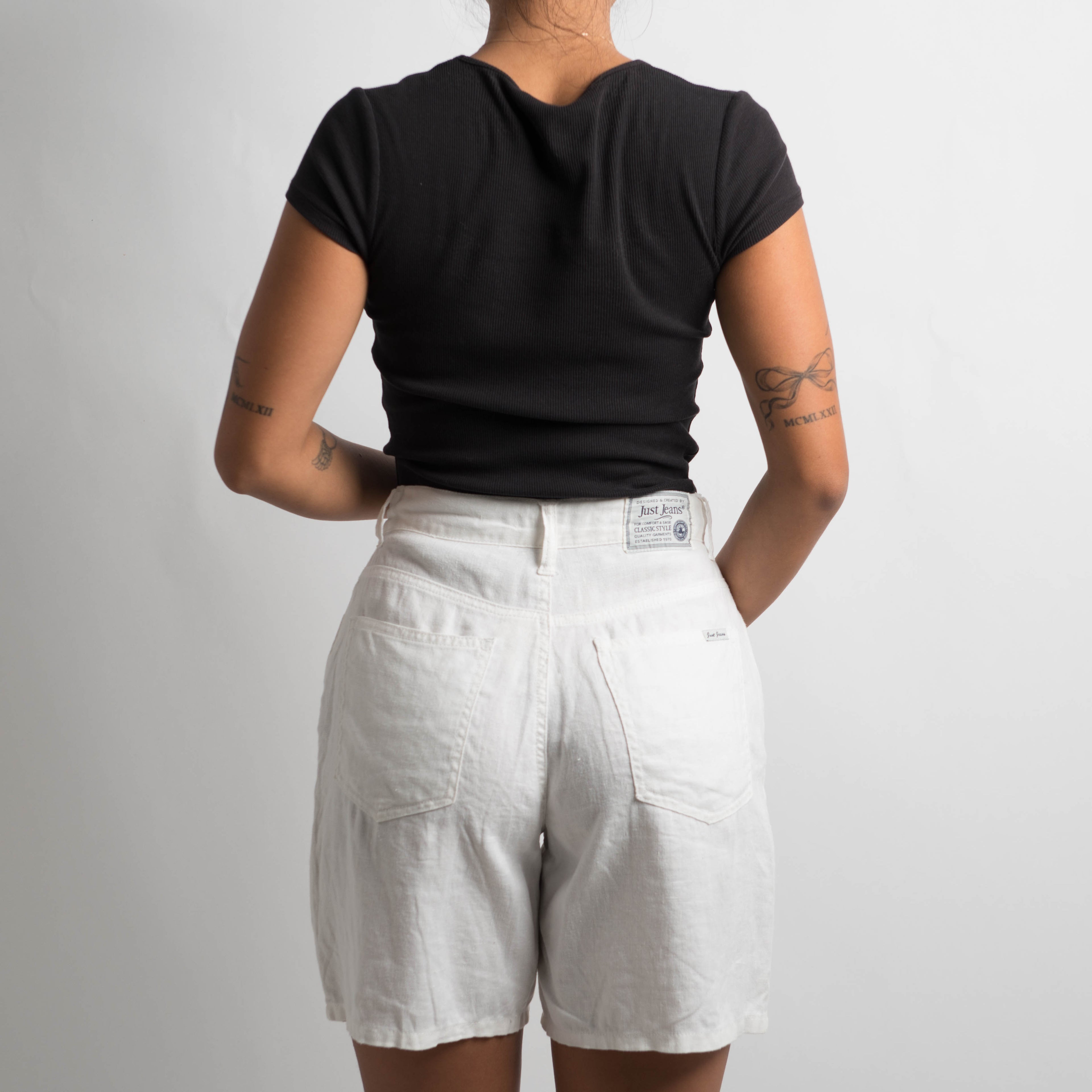 WHITE LINEN SHORTS
