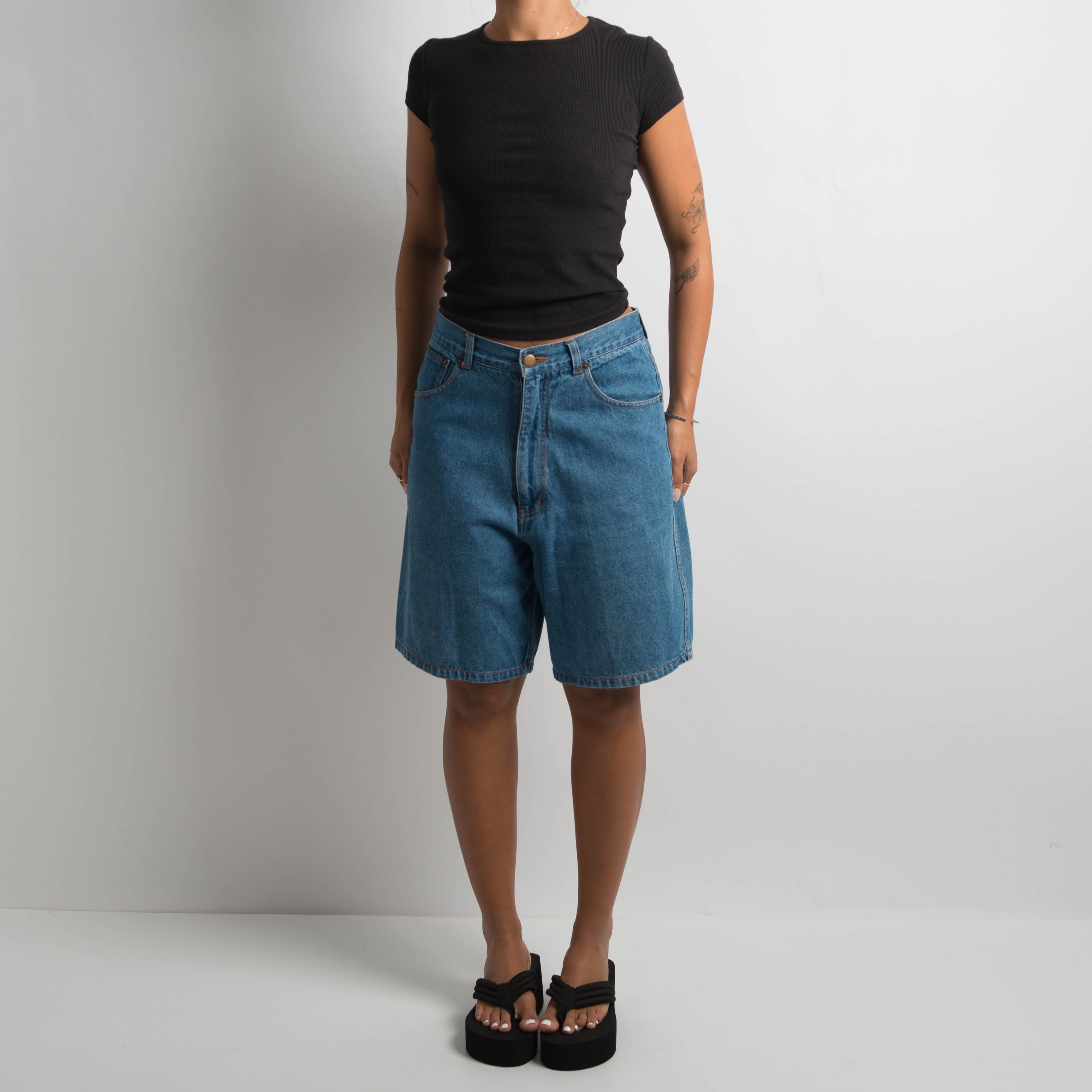 MID WASH DENIM JORTS