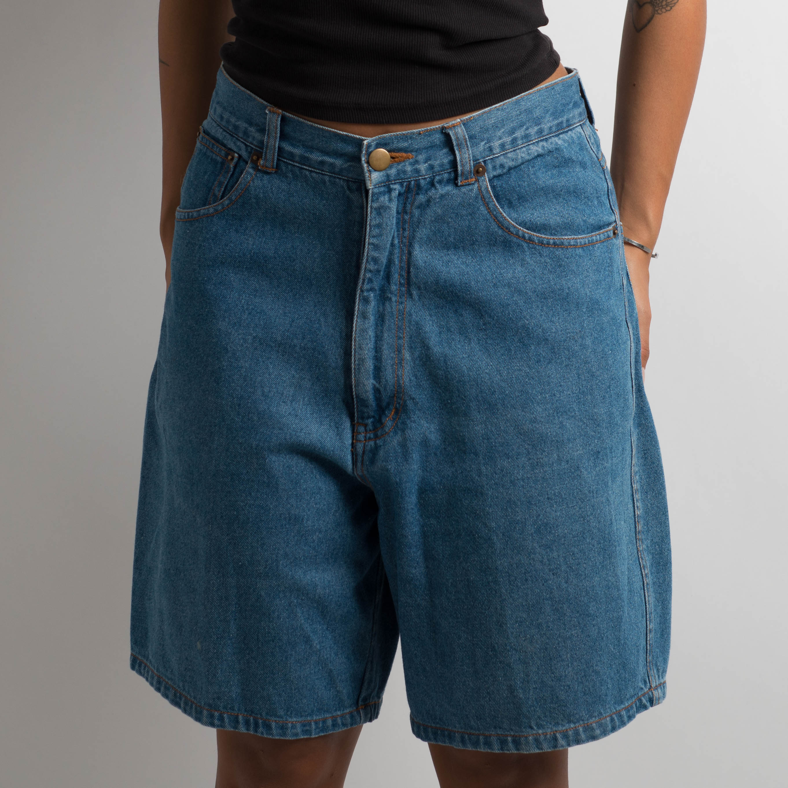MID WASH DENIM JORTS