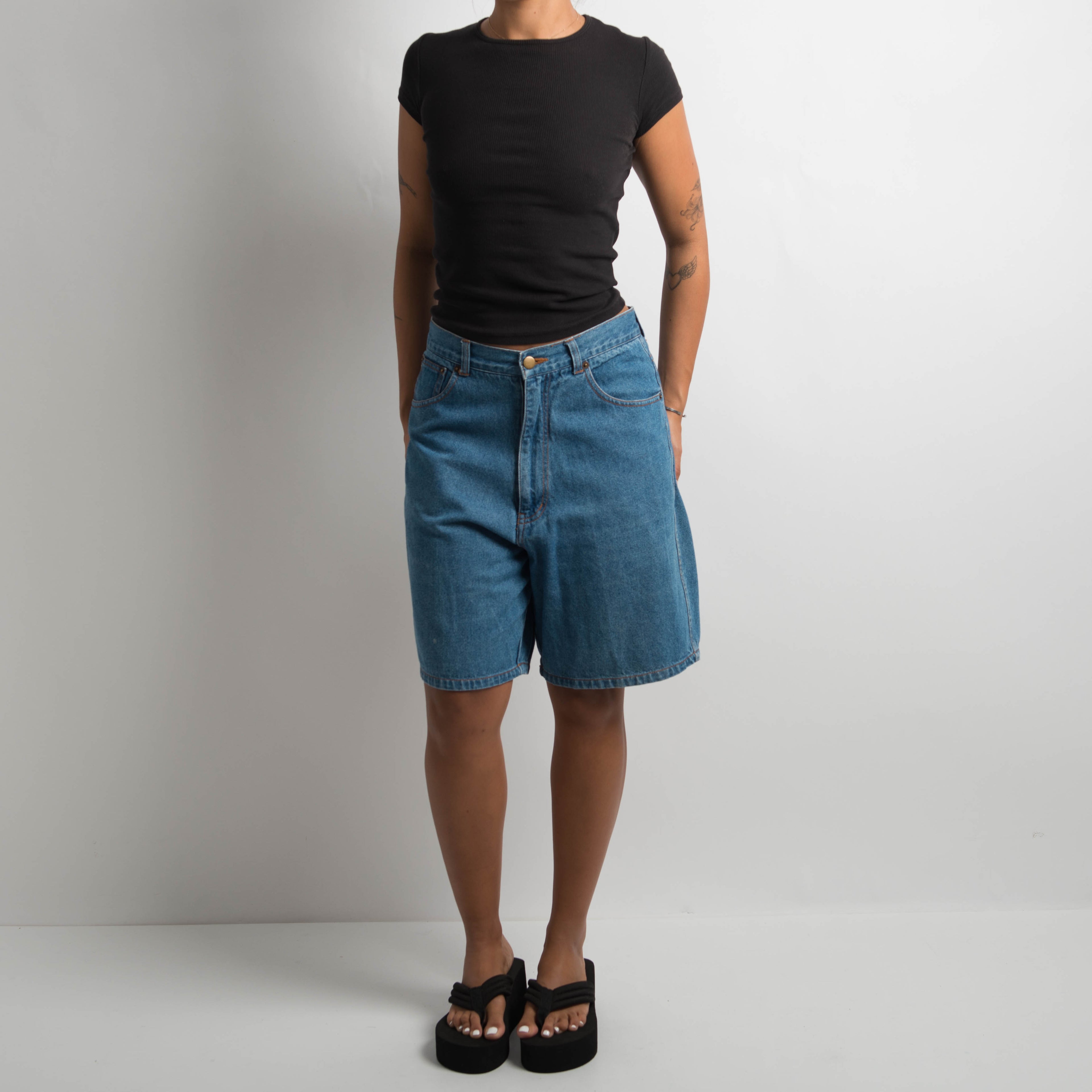 MID WASH DENIM JORTS