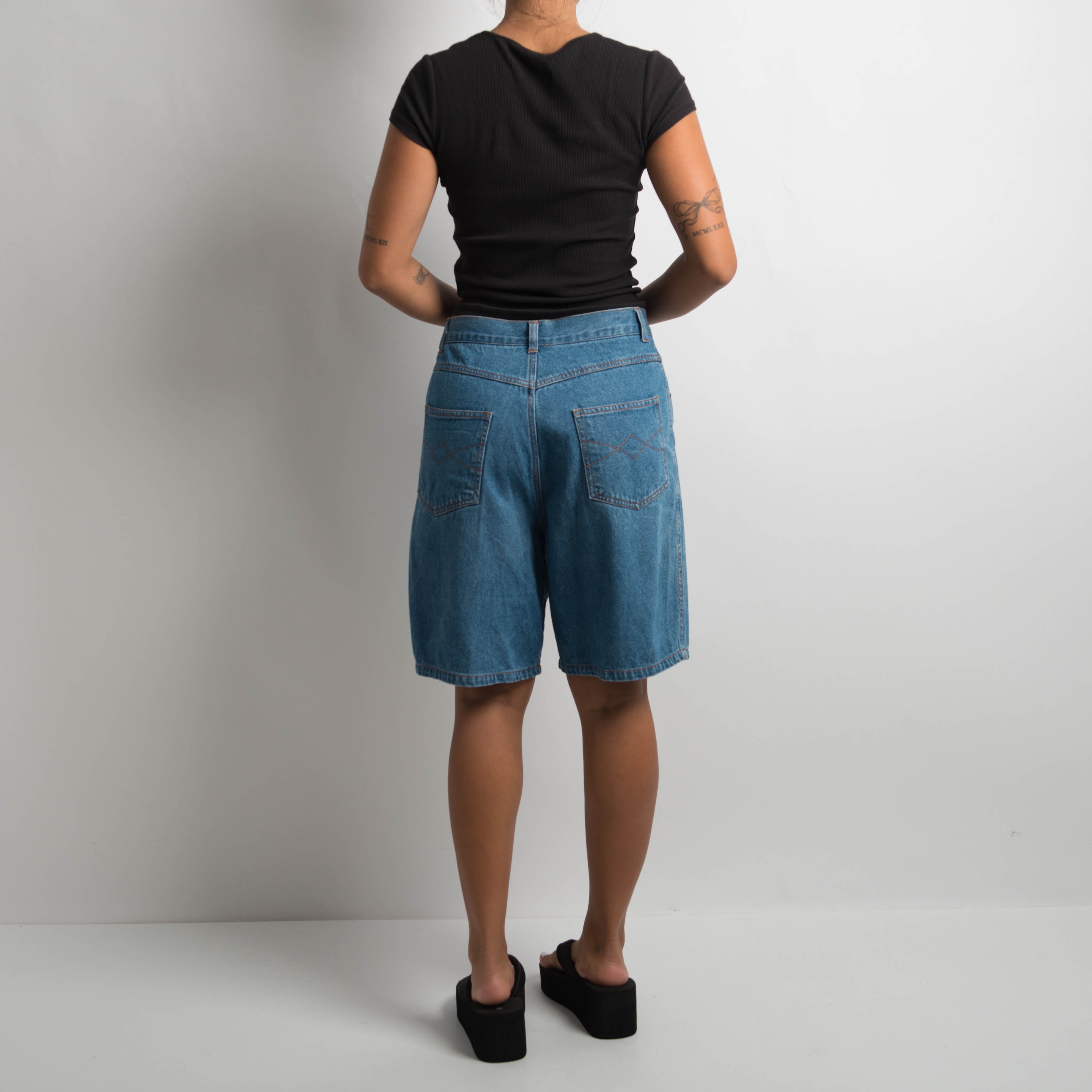 MID WASH DENIM JORTS